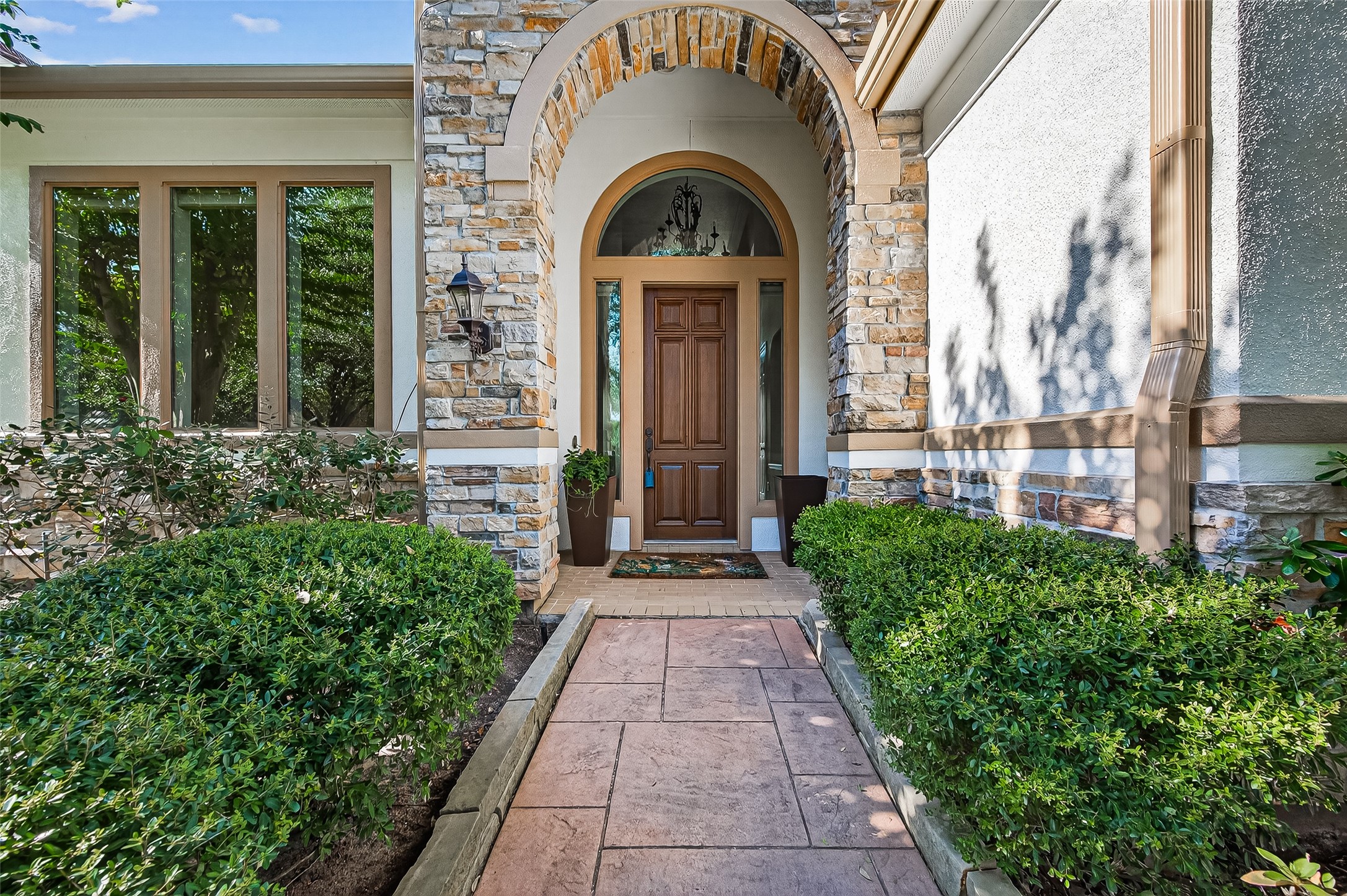 11819 Legend Manor Drive Property Photo 7