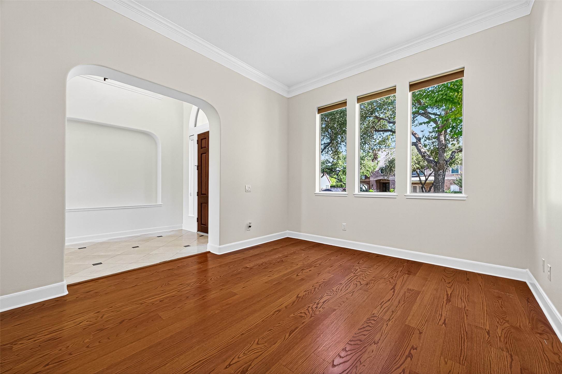 11819 Legend Manor Drive Property Photo 9