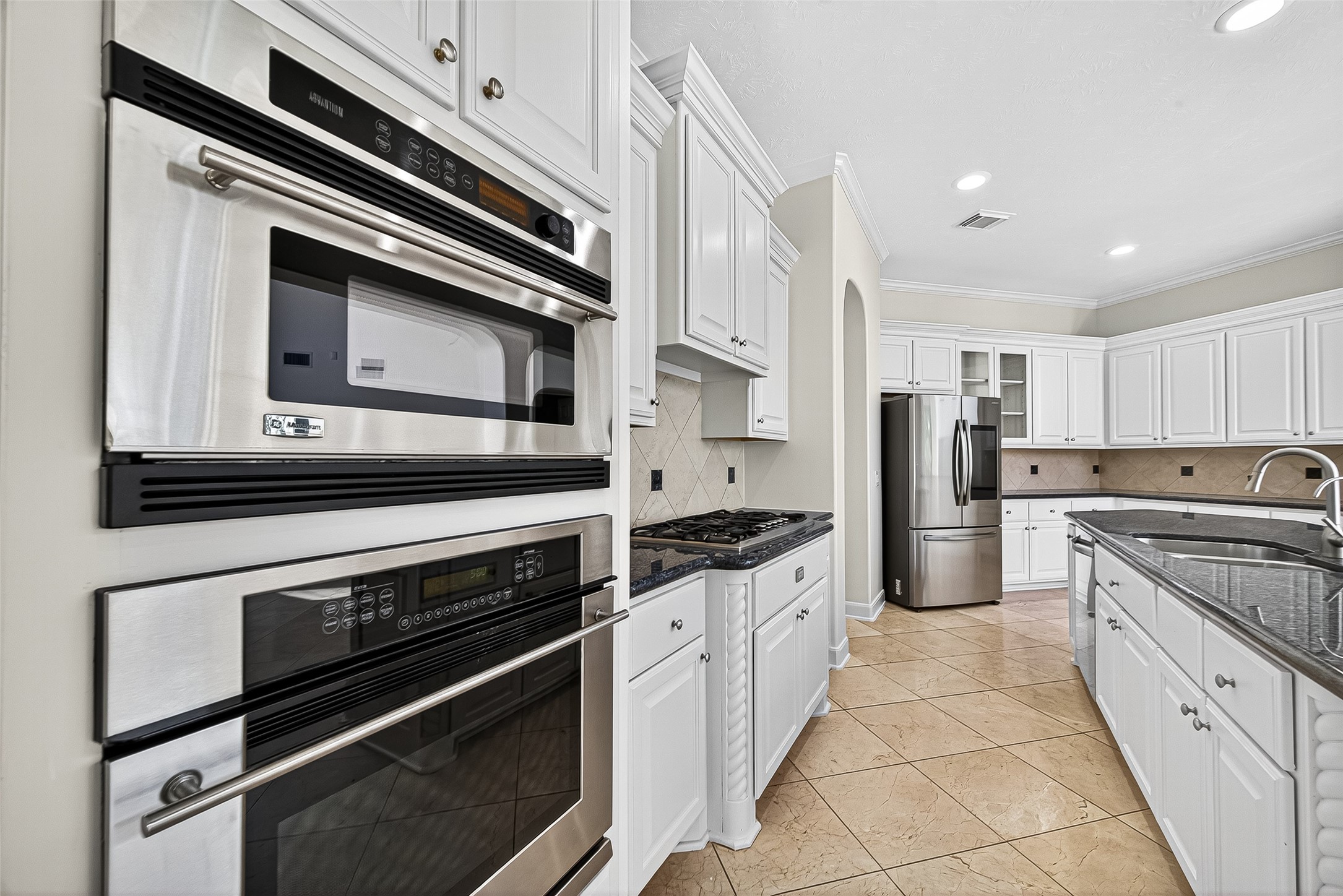 11819 Legend Manor Drive Property Photo 14