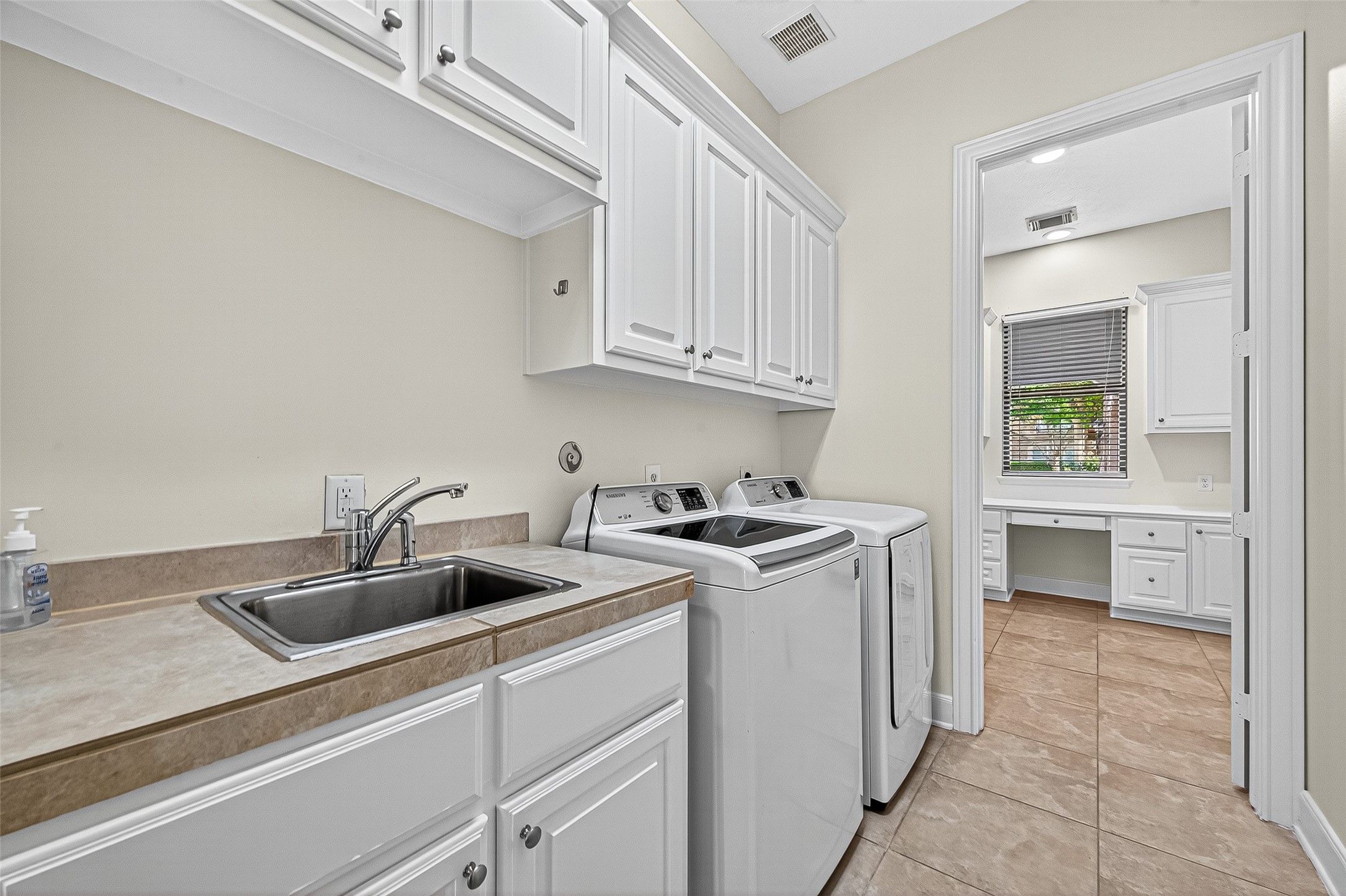 11819 Legend Manor Drive Property Photo 23