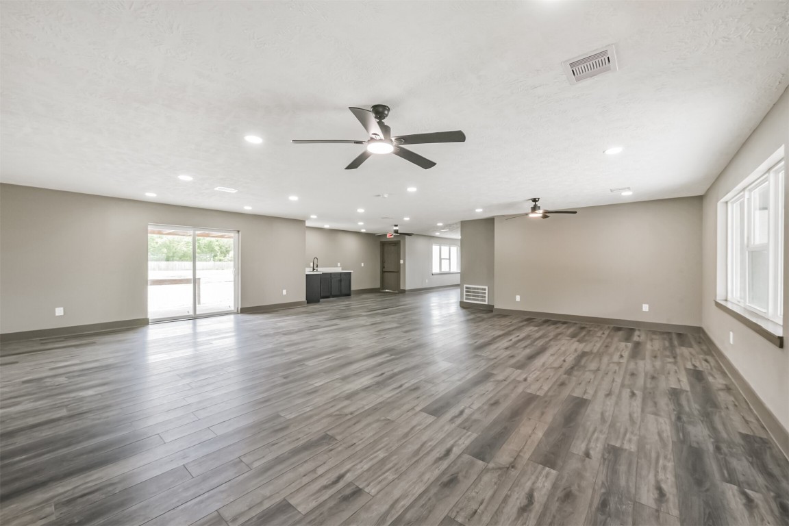 9030 Almeda Genoa Road Property Photo 4