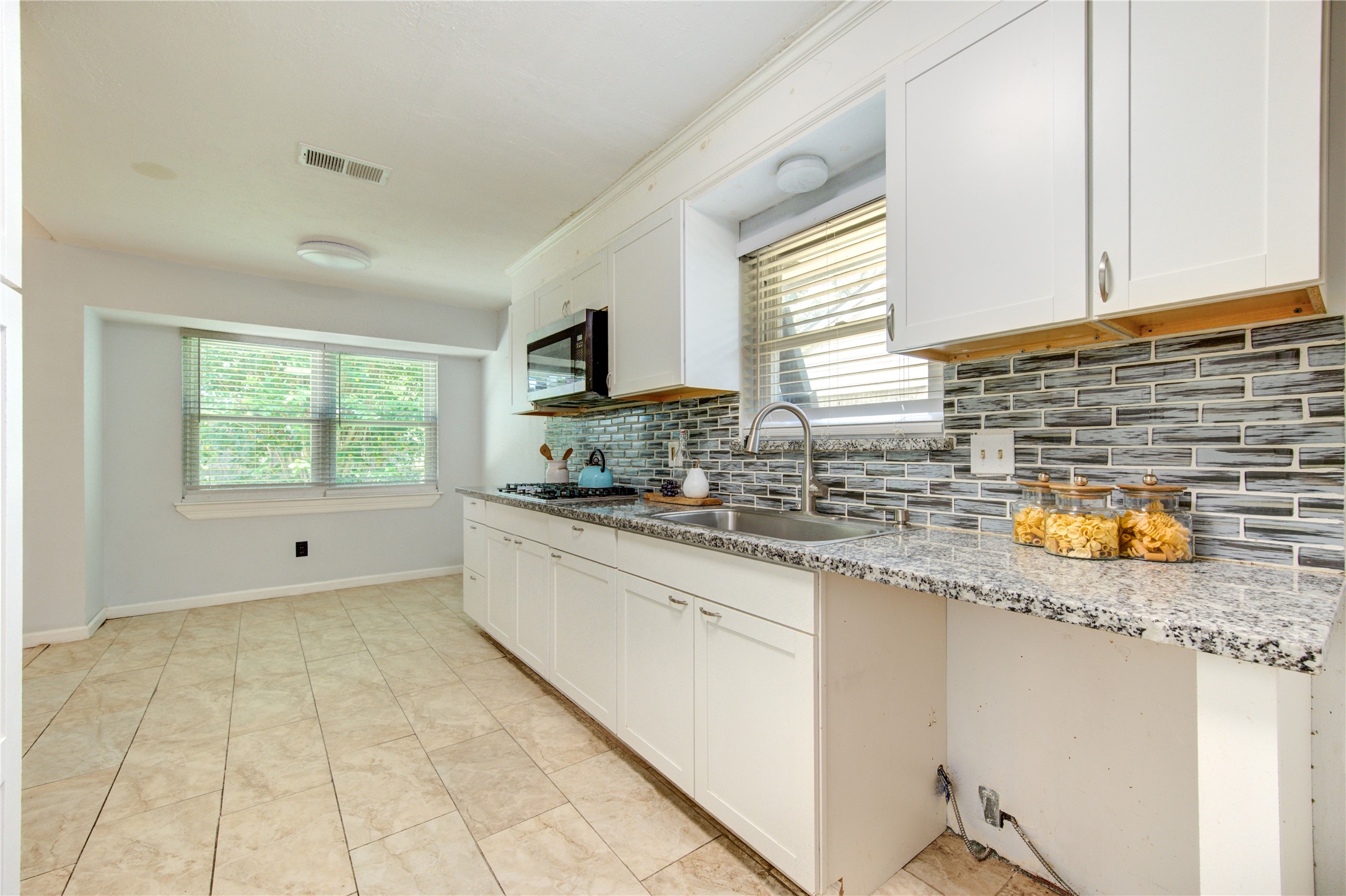 2314 Goodrich Street Property Photo 12