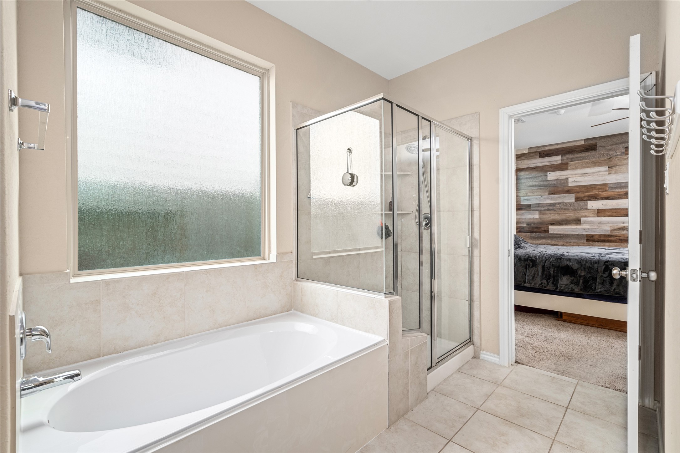 3058 Hawthorne Glen Lane Property Photo 10