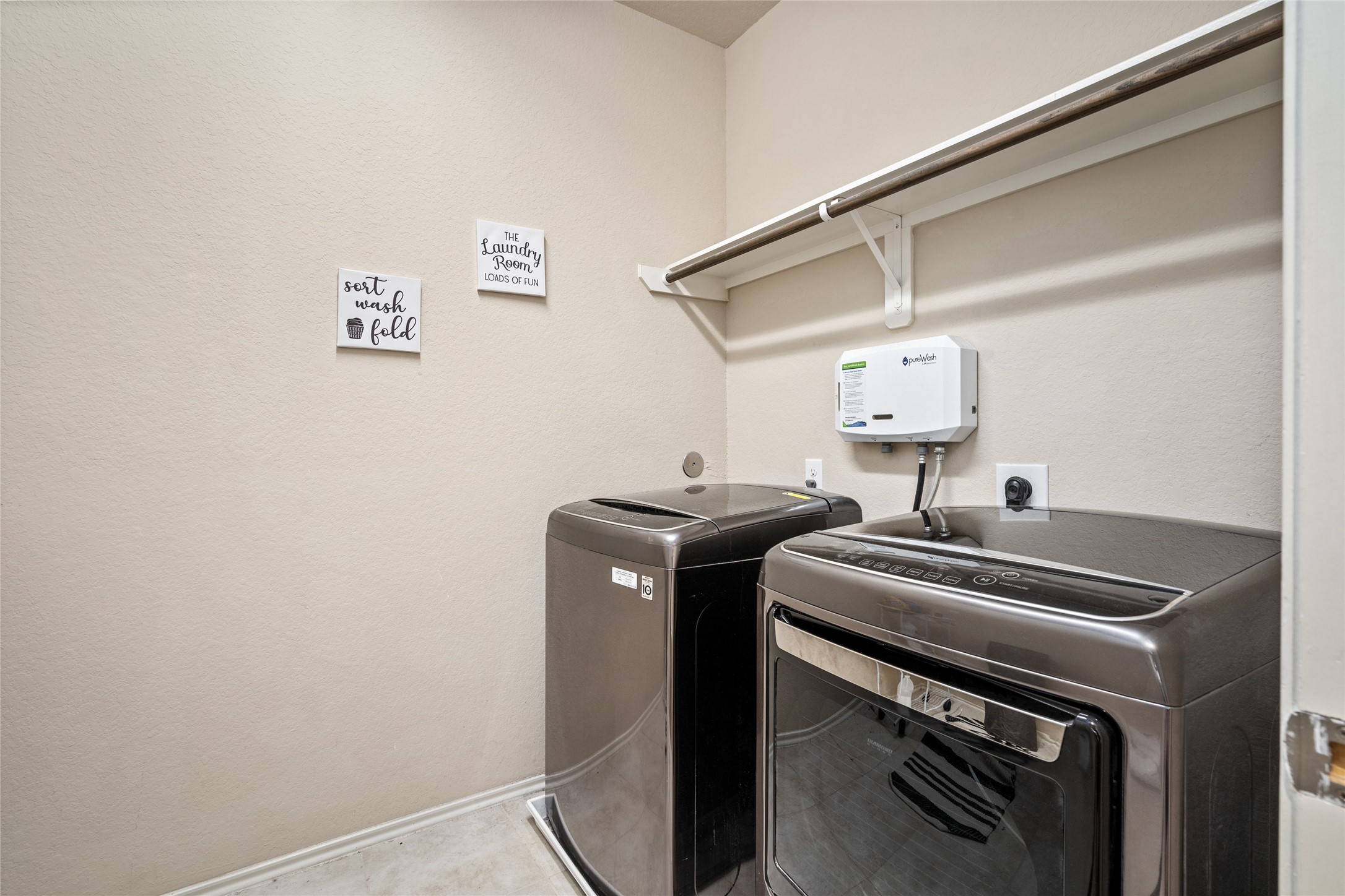 3058 Hawthorne Glen Lane Property Photo 17