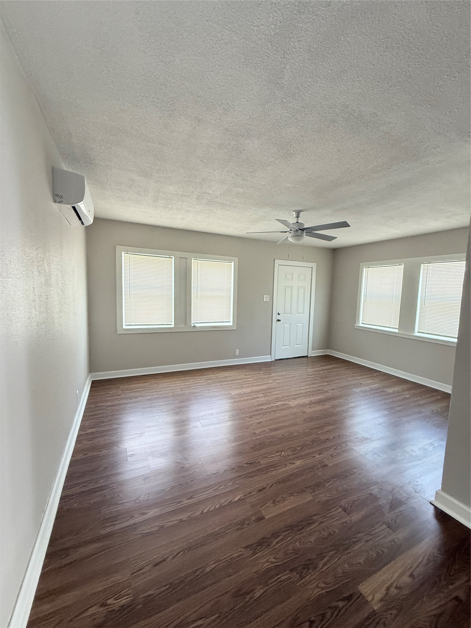 5140 Polk St Property Photo 3