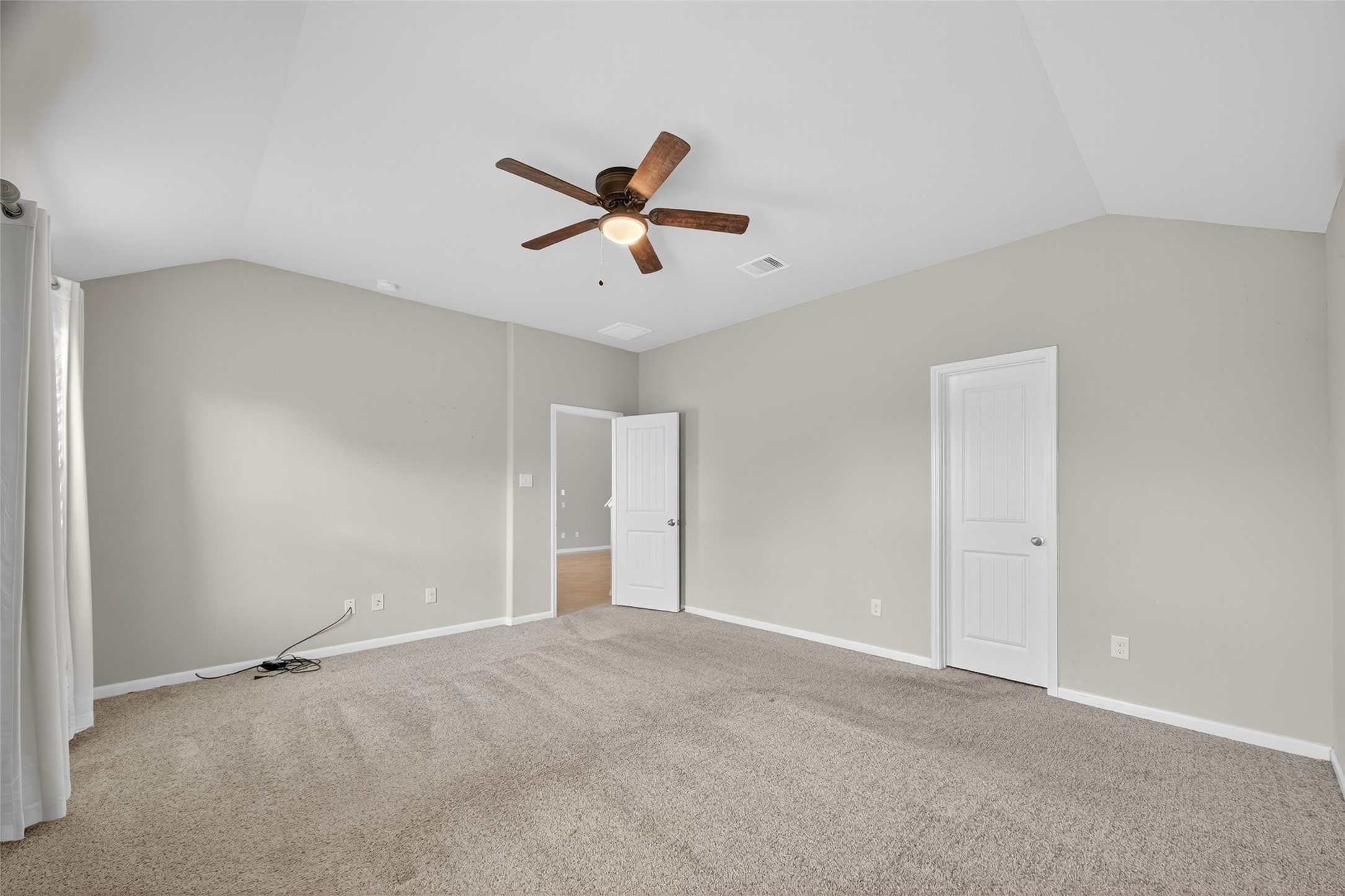 718 Harvest Bluff Drive Property Photo 27