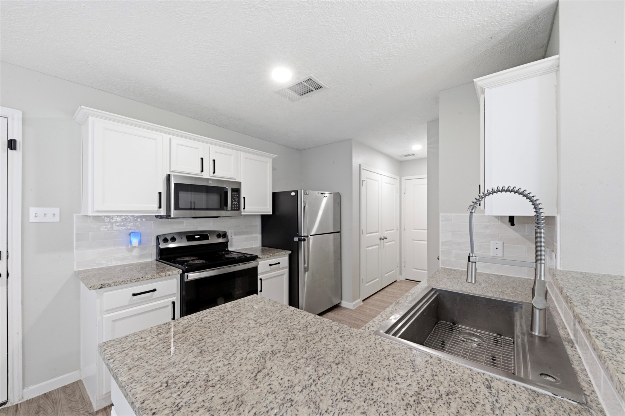 15011 Crockett Road Property Photo 8