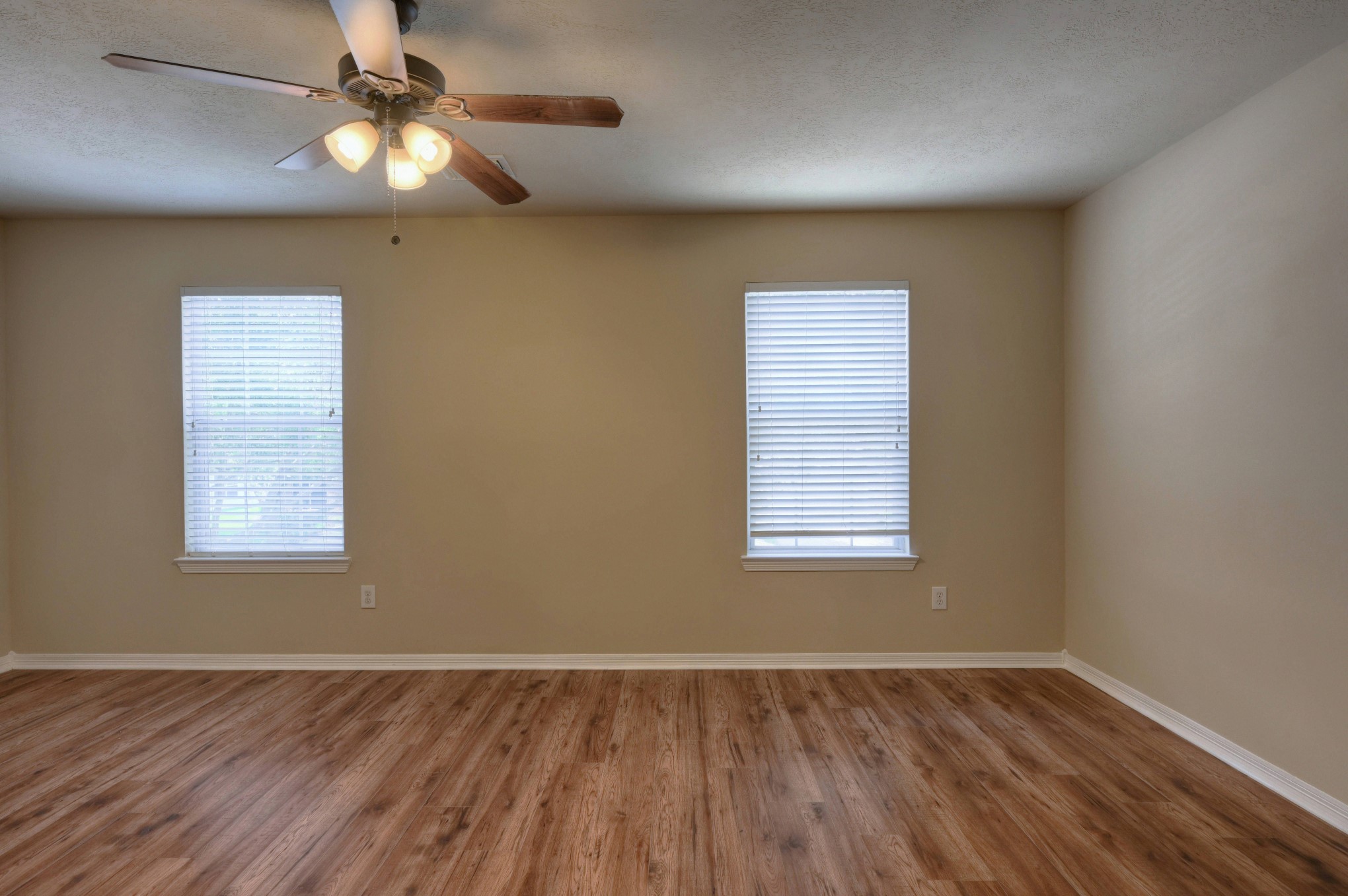 21803 Manor Court Drive Property Photo 10