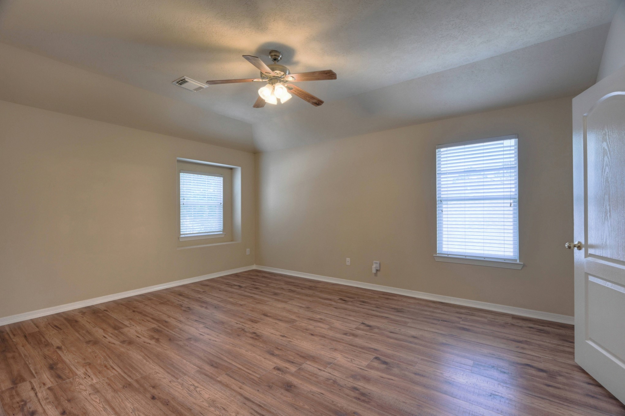 21803 Manor Court Drive Property Photo 31