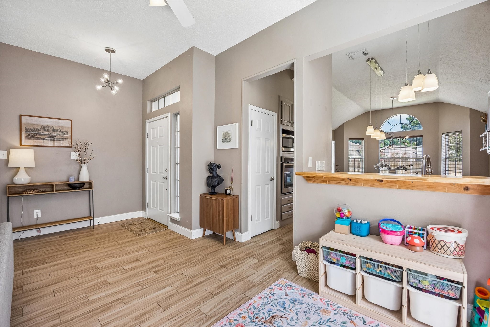 12207 Canterhurst Way Property Photo 8