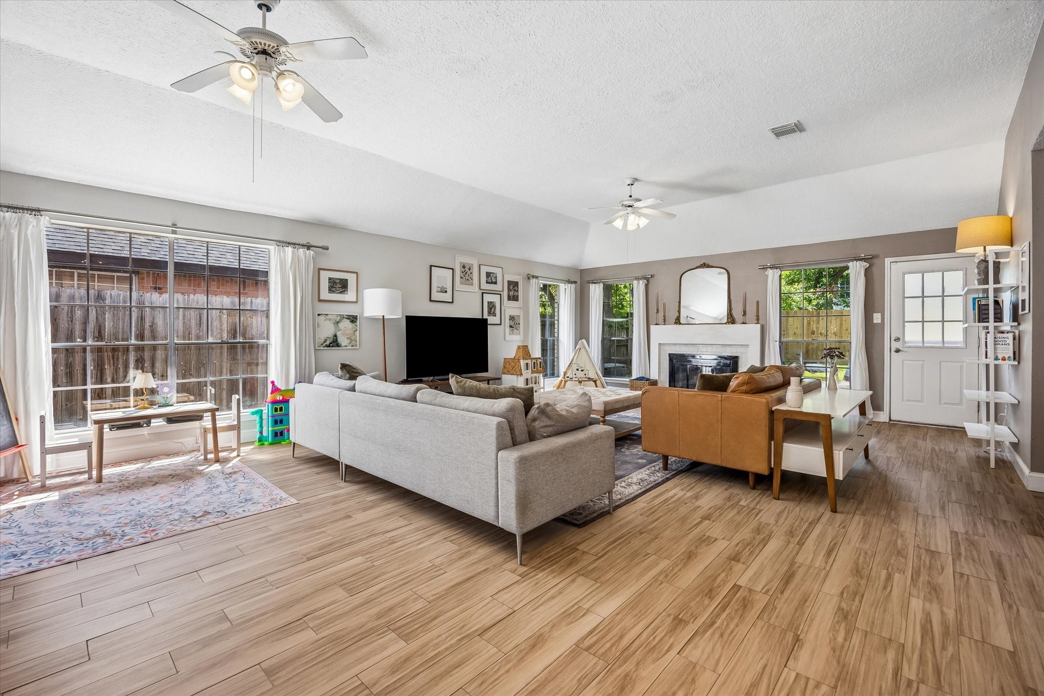 12207 Canterhurst Way Property Photo 15