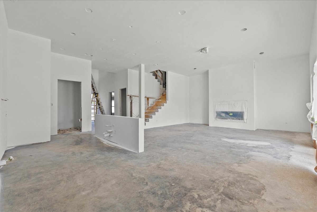 721 S Kansas Avenue Property Photo 6