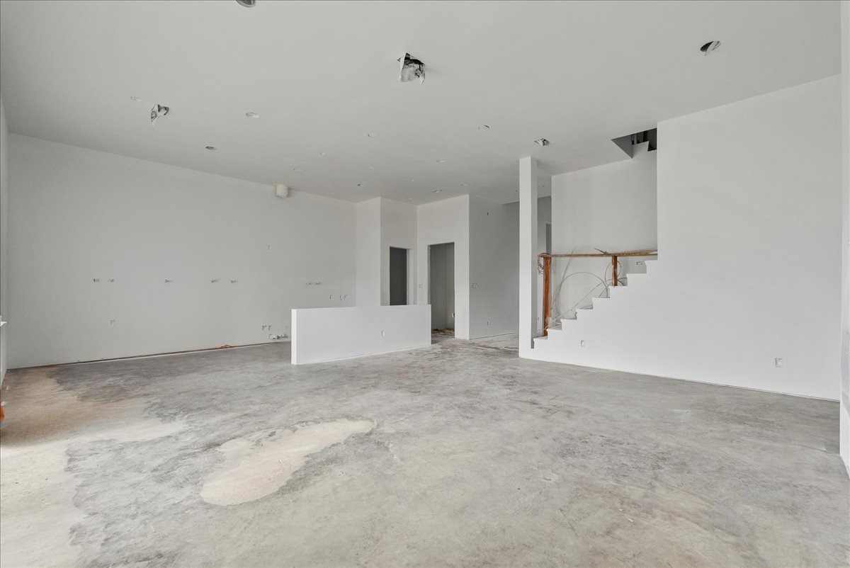 721 S Kansas Avenue Property Photo 8