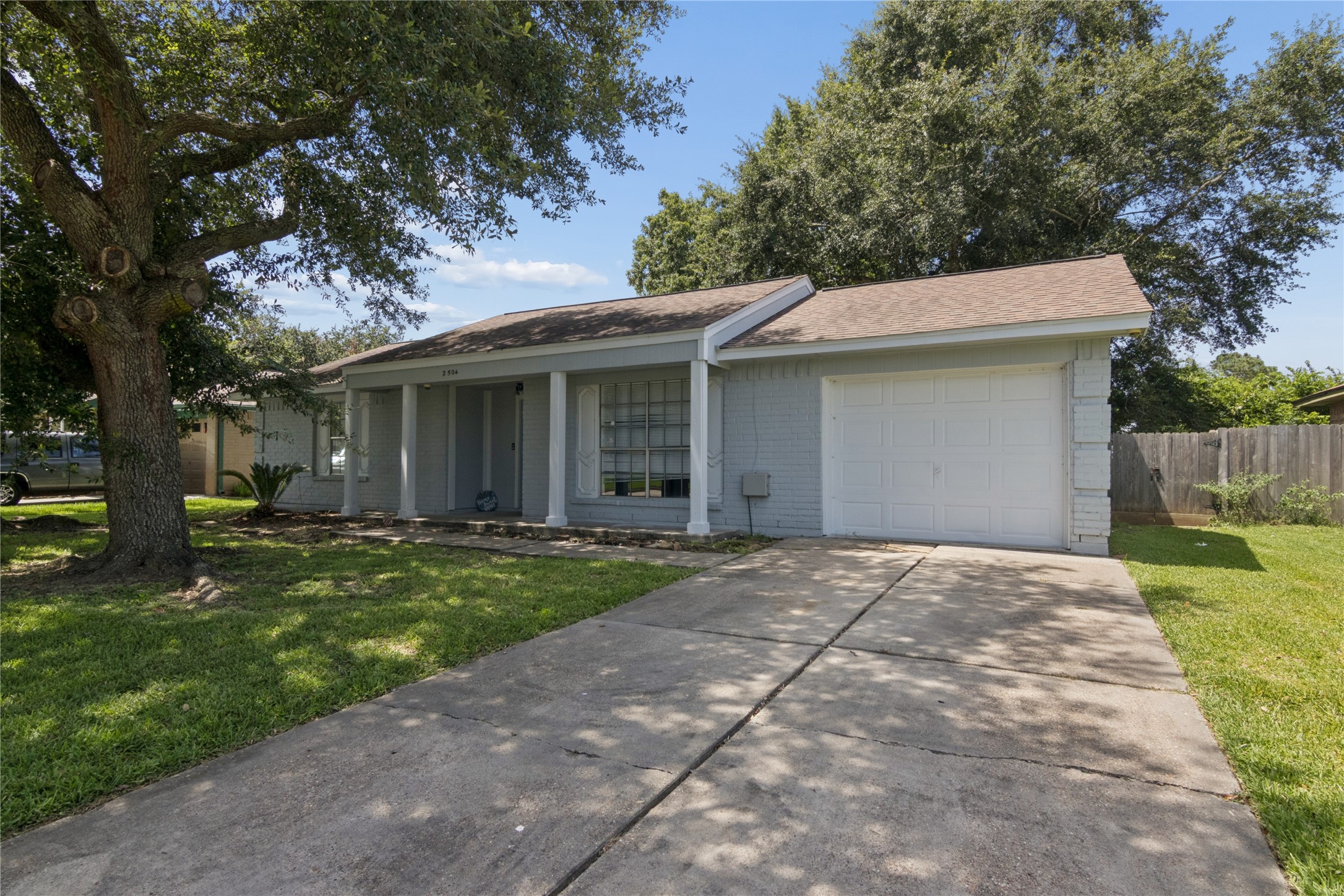 2504 Ewell Drive Property Photo 2