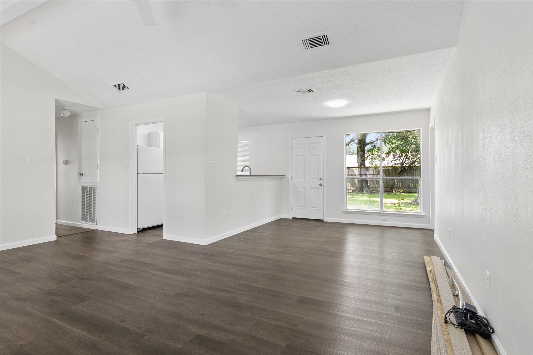 2504 Ewell Drive Property Photo 3