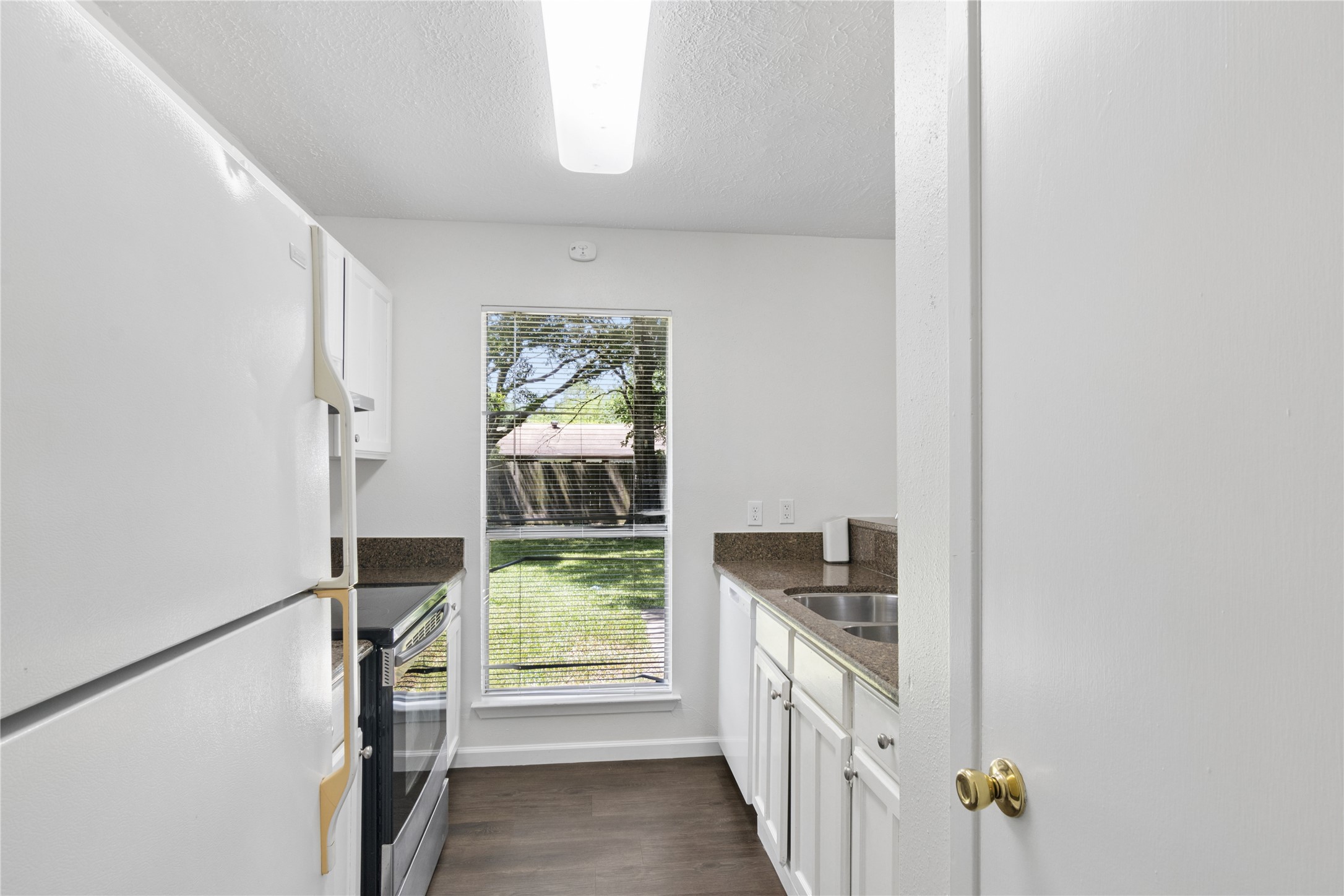 2504 Ewell Drive Property Photo 9