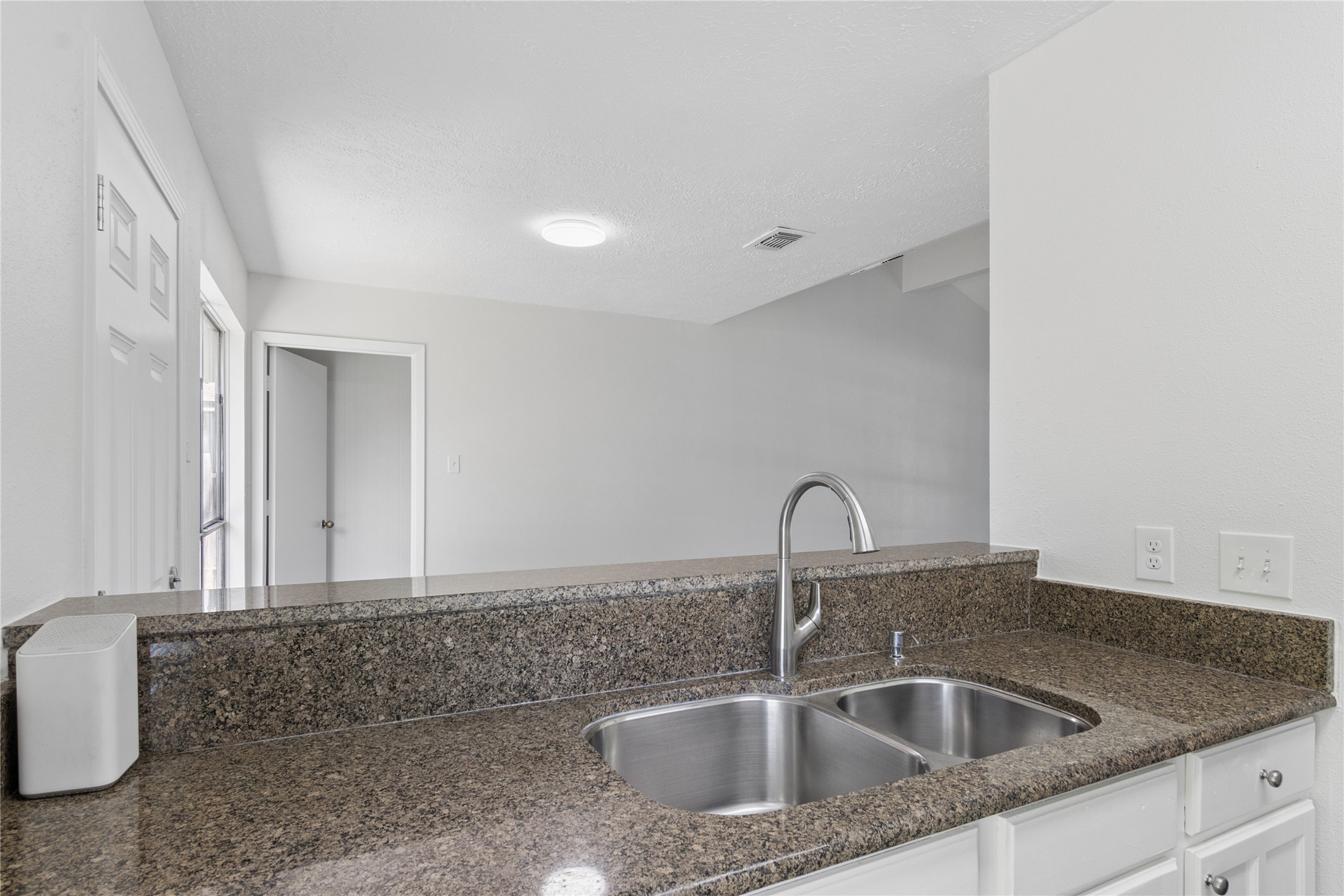 2504 Ewell Drive Property Photo 10