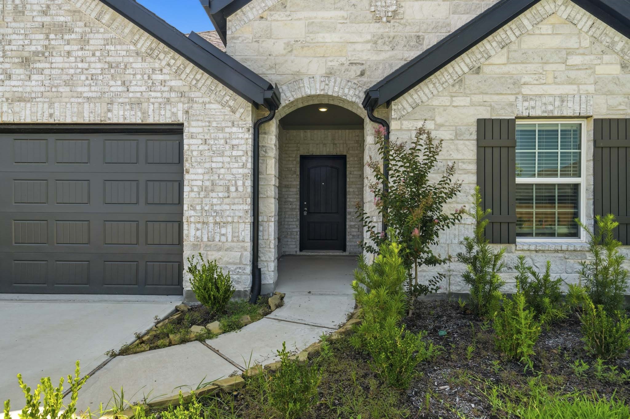 4696 Peony Green Drive Property Photo 2