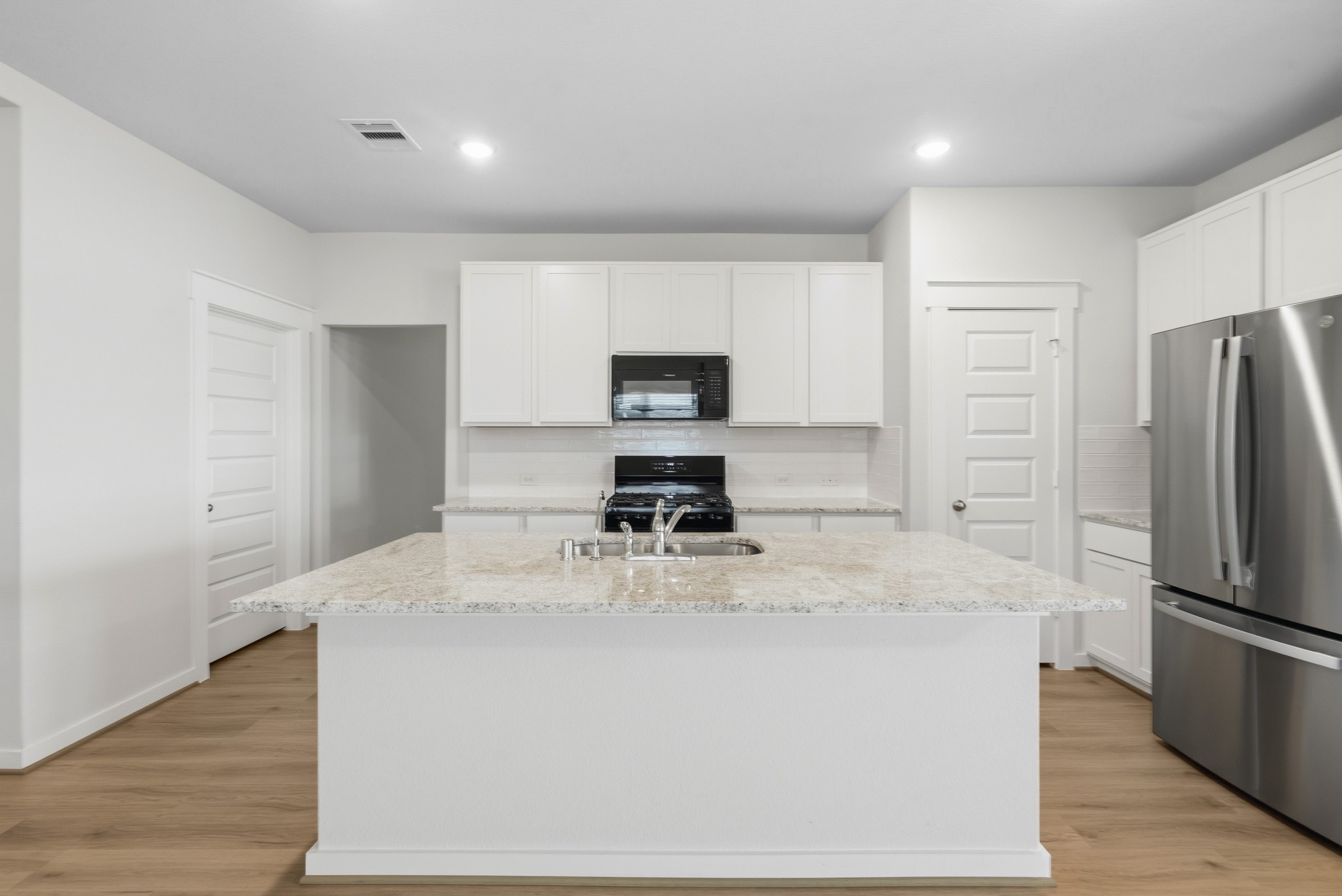 4696 Peony Green Drive Property Photo 6