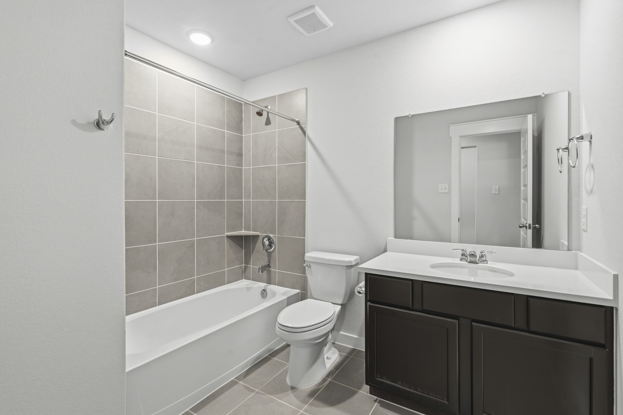 4696 Peony Green Drive Property Photo 17