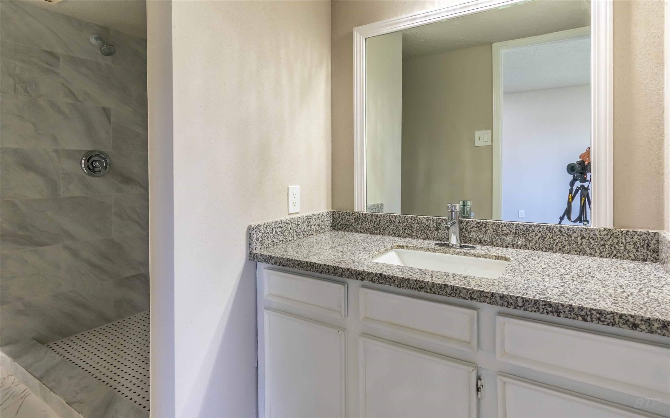 7921 Cook Road Property Photo 13