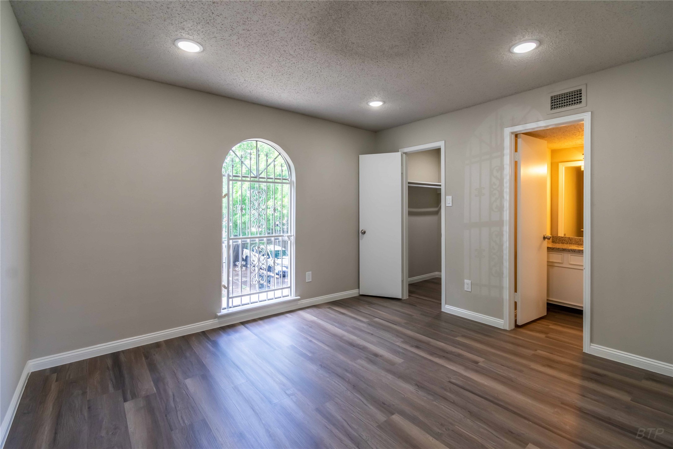 7921 Cook Road Property Photo 14