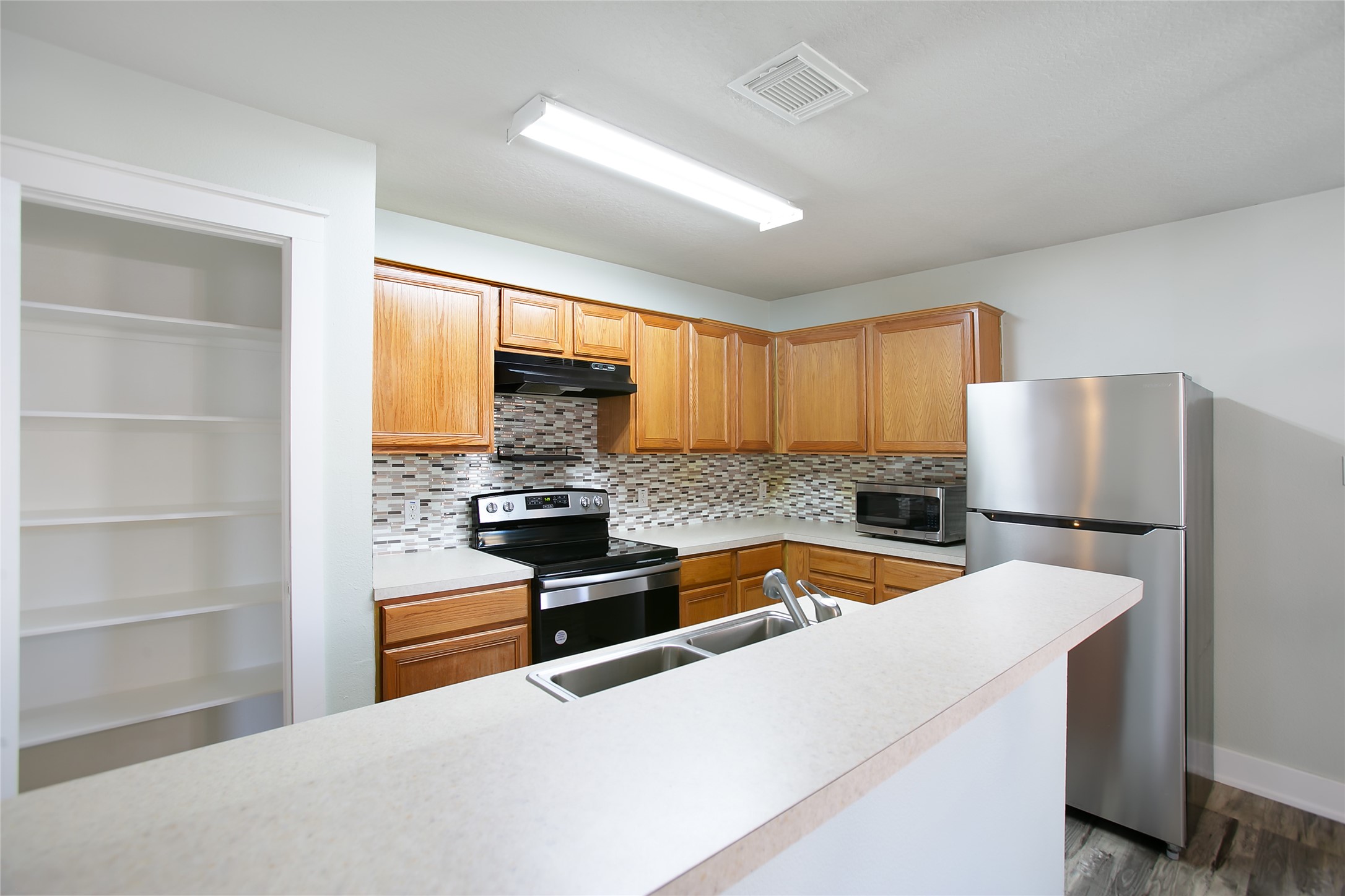 9823 Cassowary Drive Property Photo 15