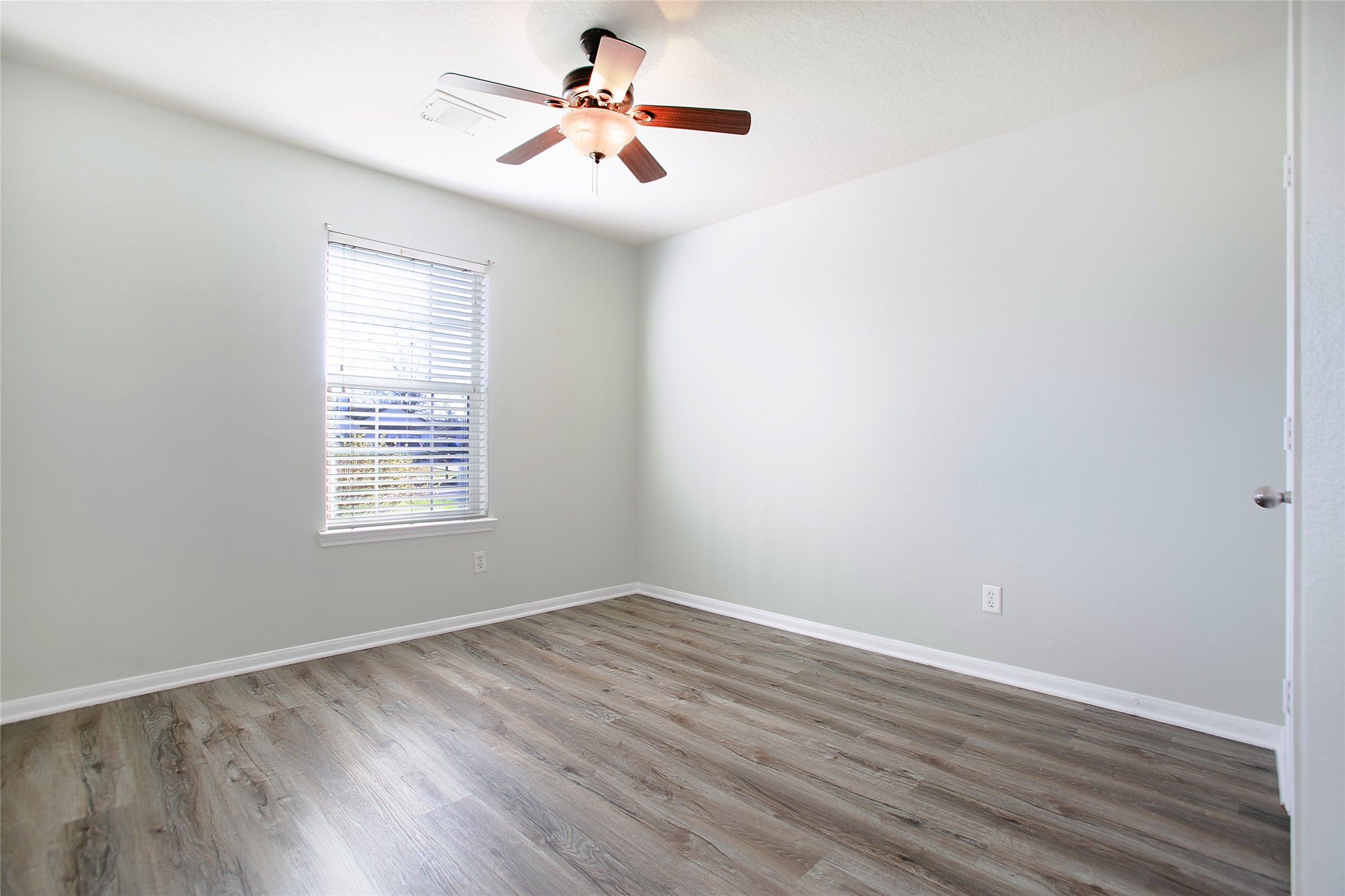 9823 Cassowary Drive Property Photo 25