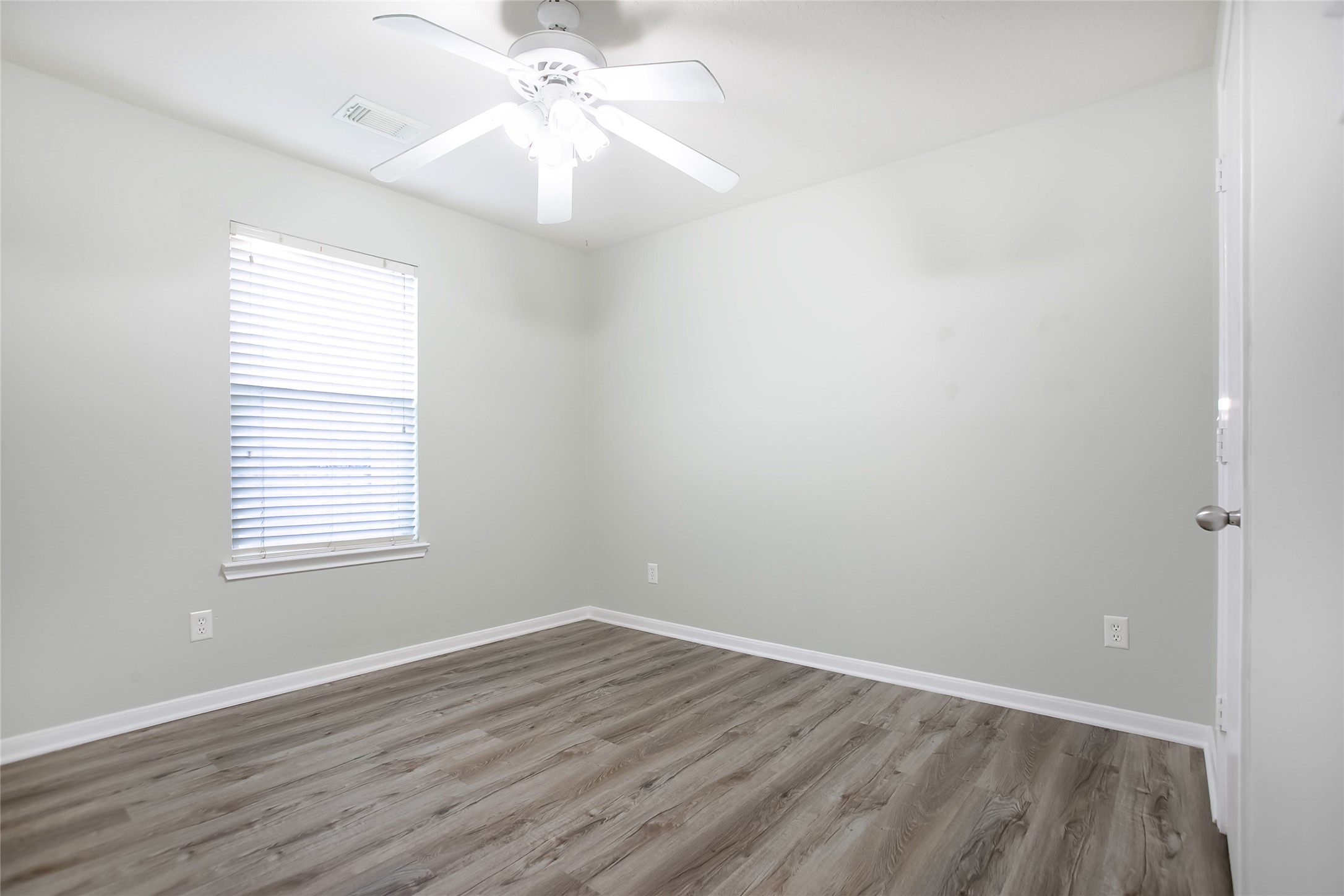 9823 Cassowary Drive Property Photo 33