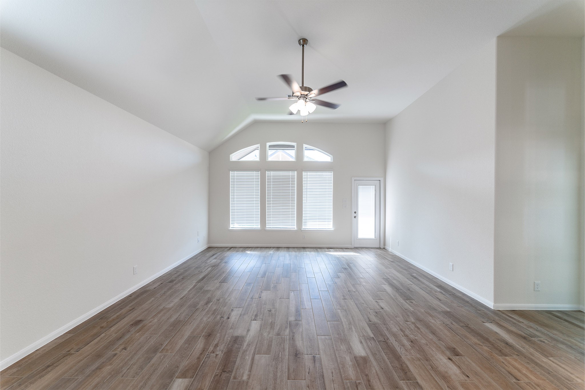 14218 Golden Wheat Lane Property Photo 2