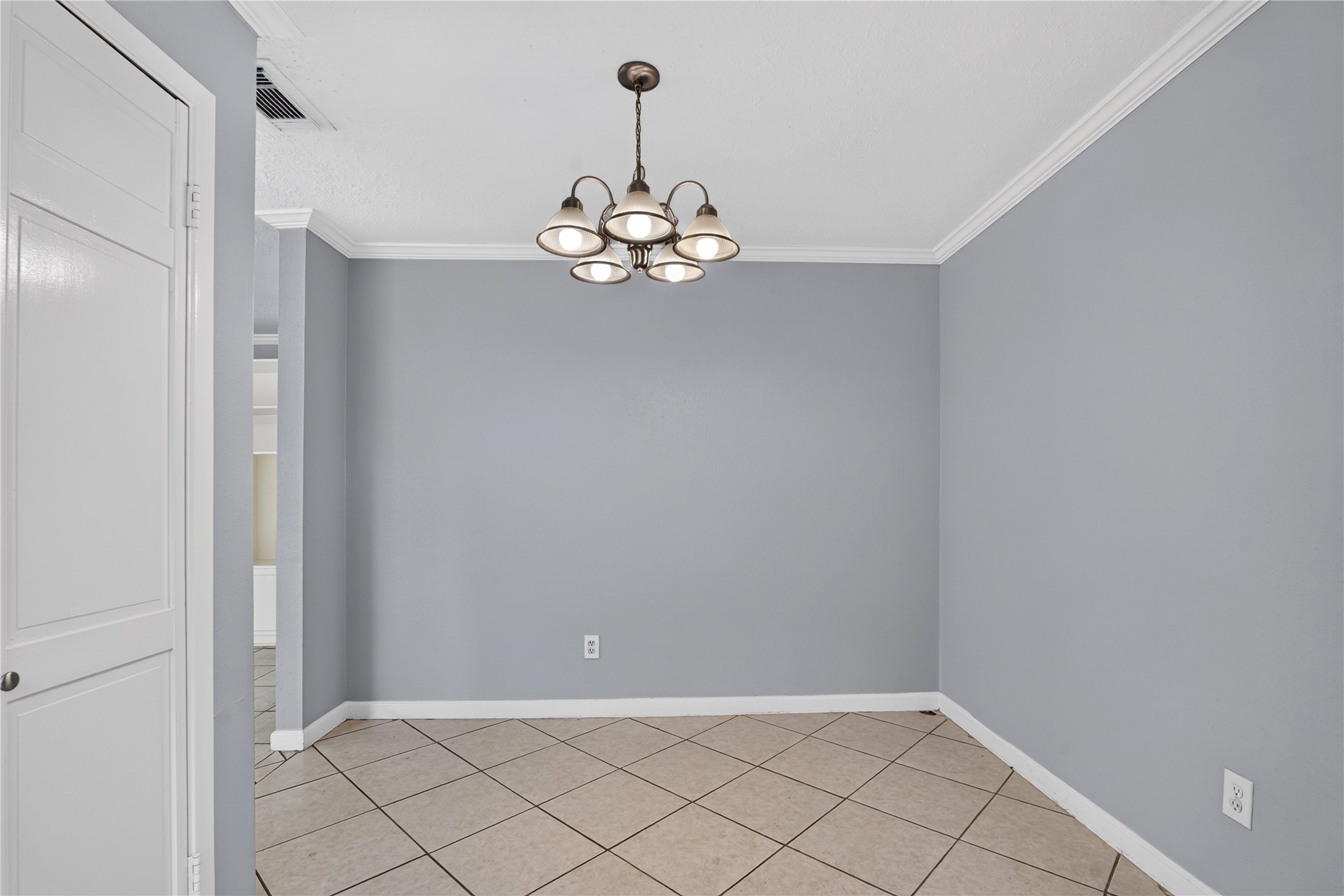 7622 Bubbling Spring Lane Property Photo 9