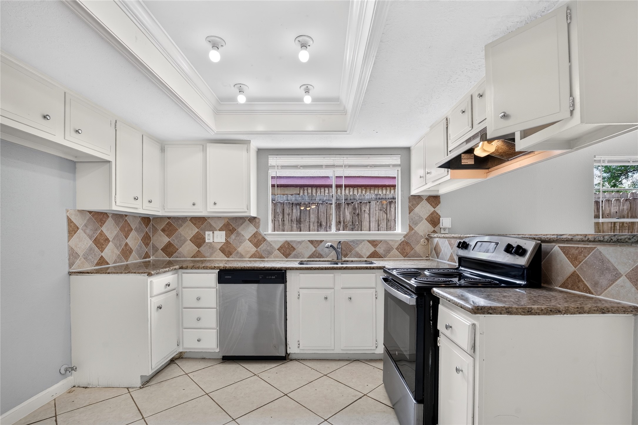 7622 Bubbling Spring Lane Property Photo 10