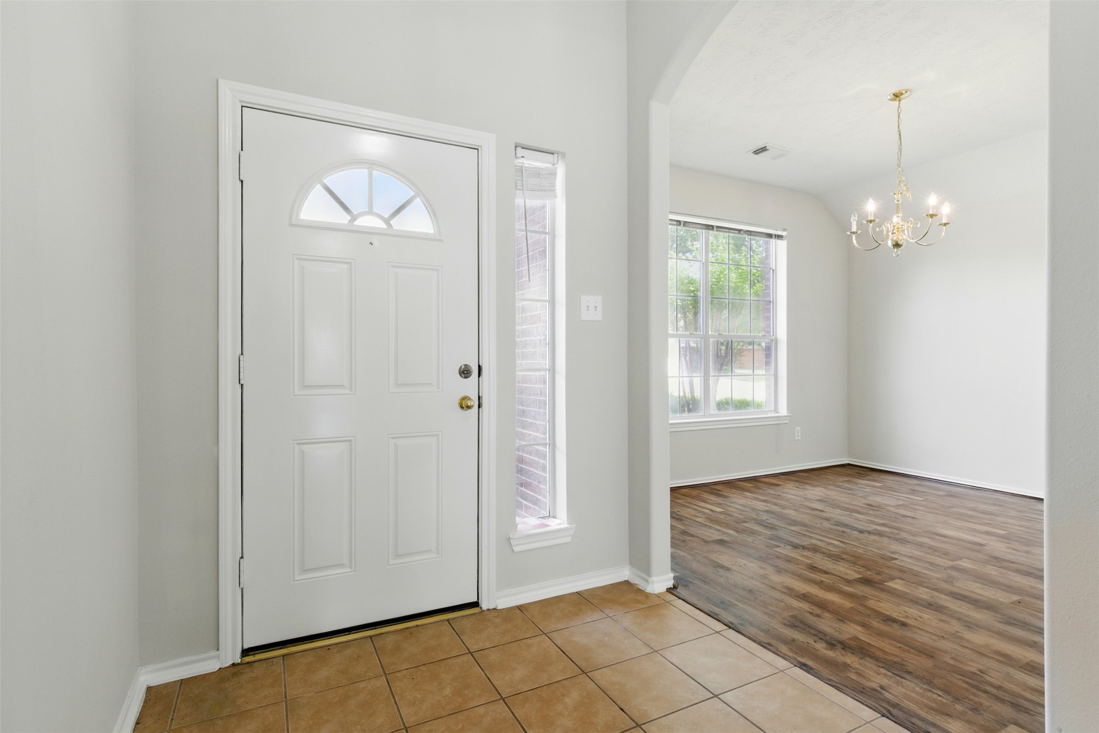 4827 Claymill Court Property Photo 6