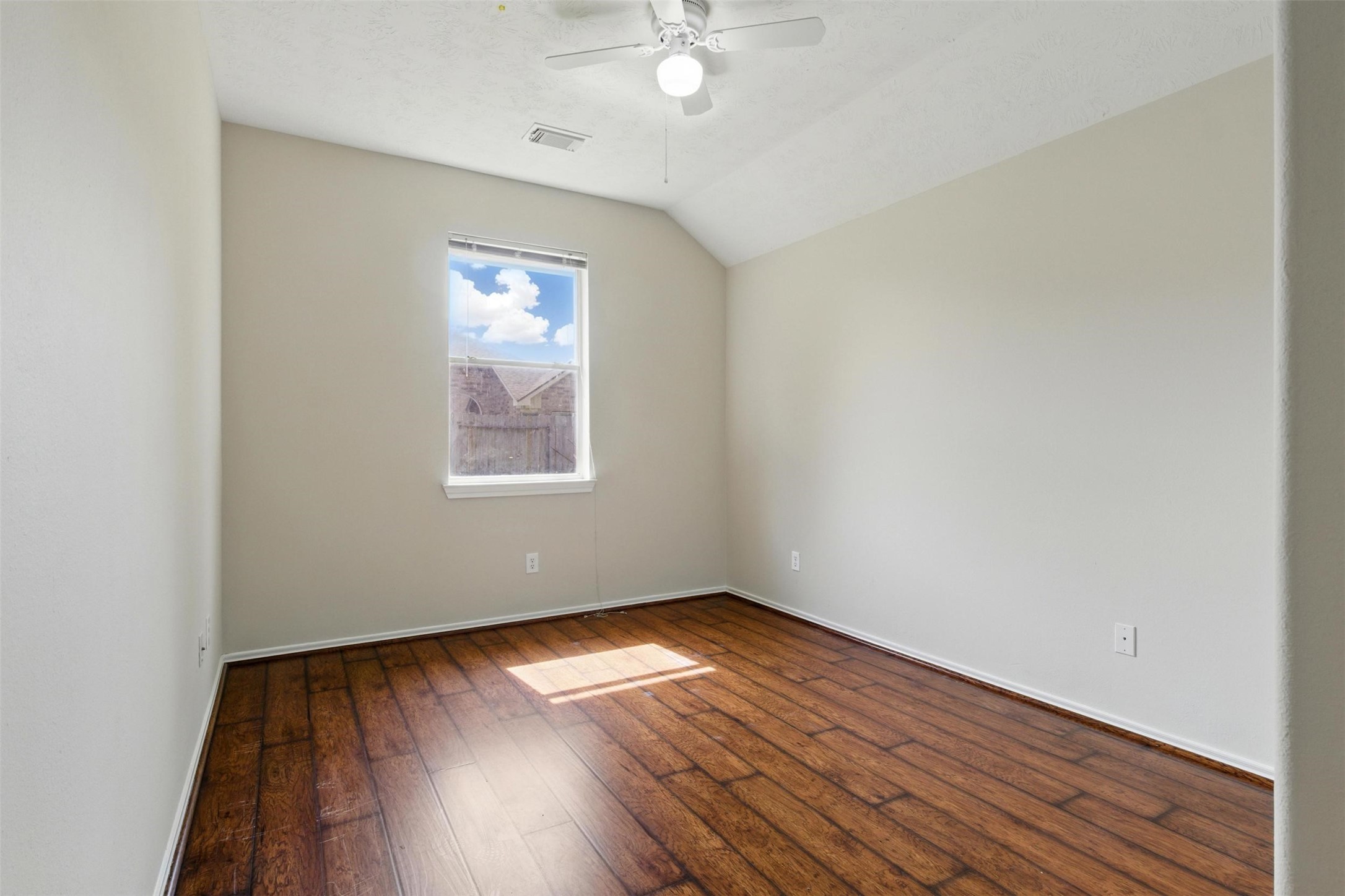 4827 Claymill Court Property Photo 27