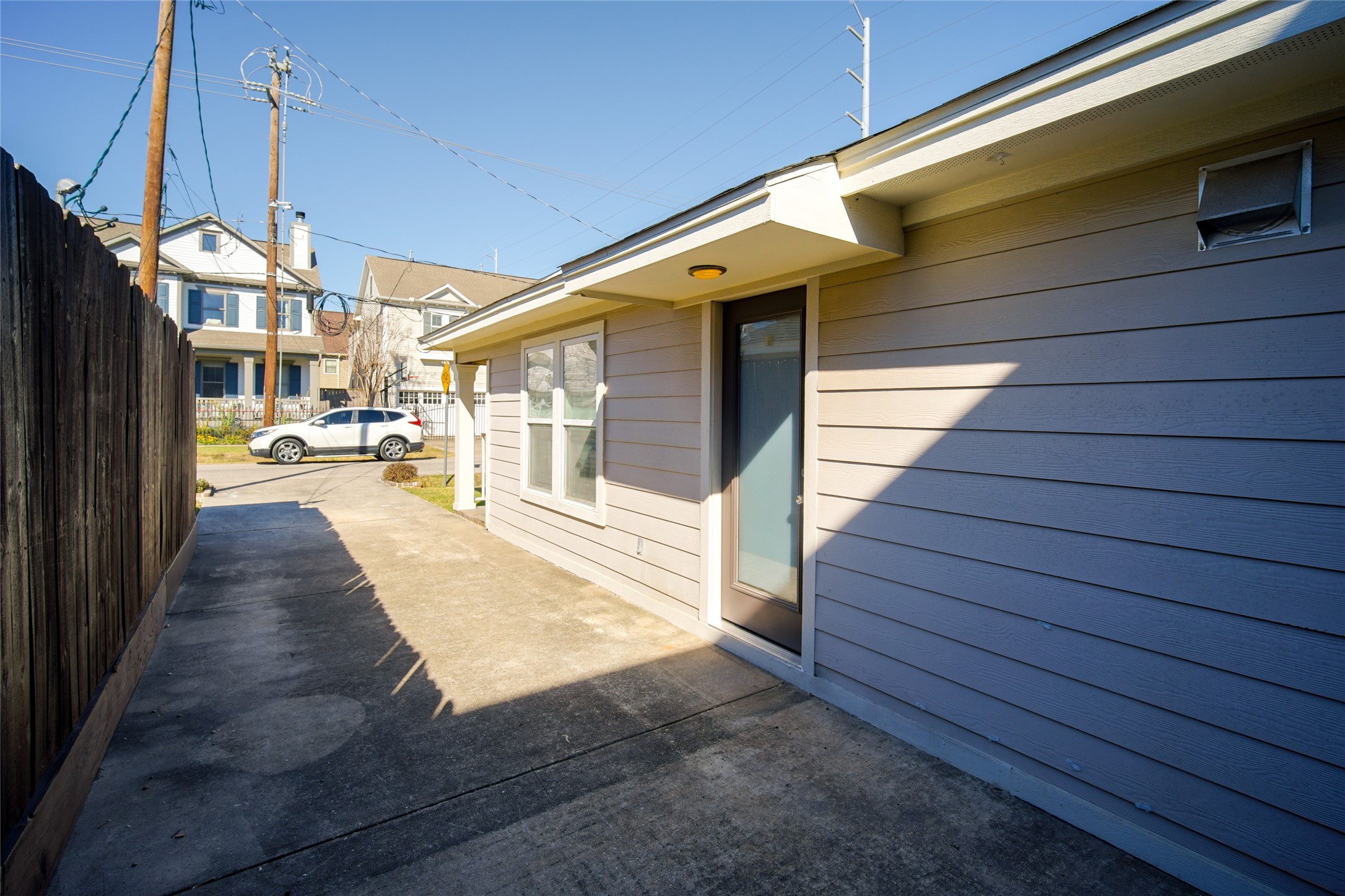 906 W 9th Street Property Photo 5
