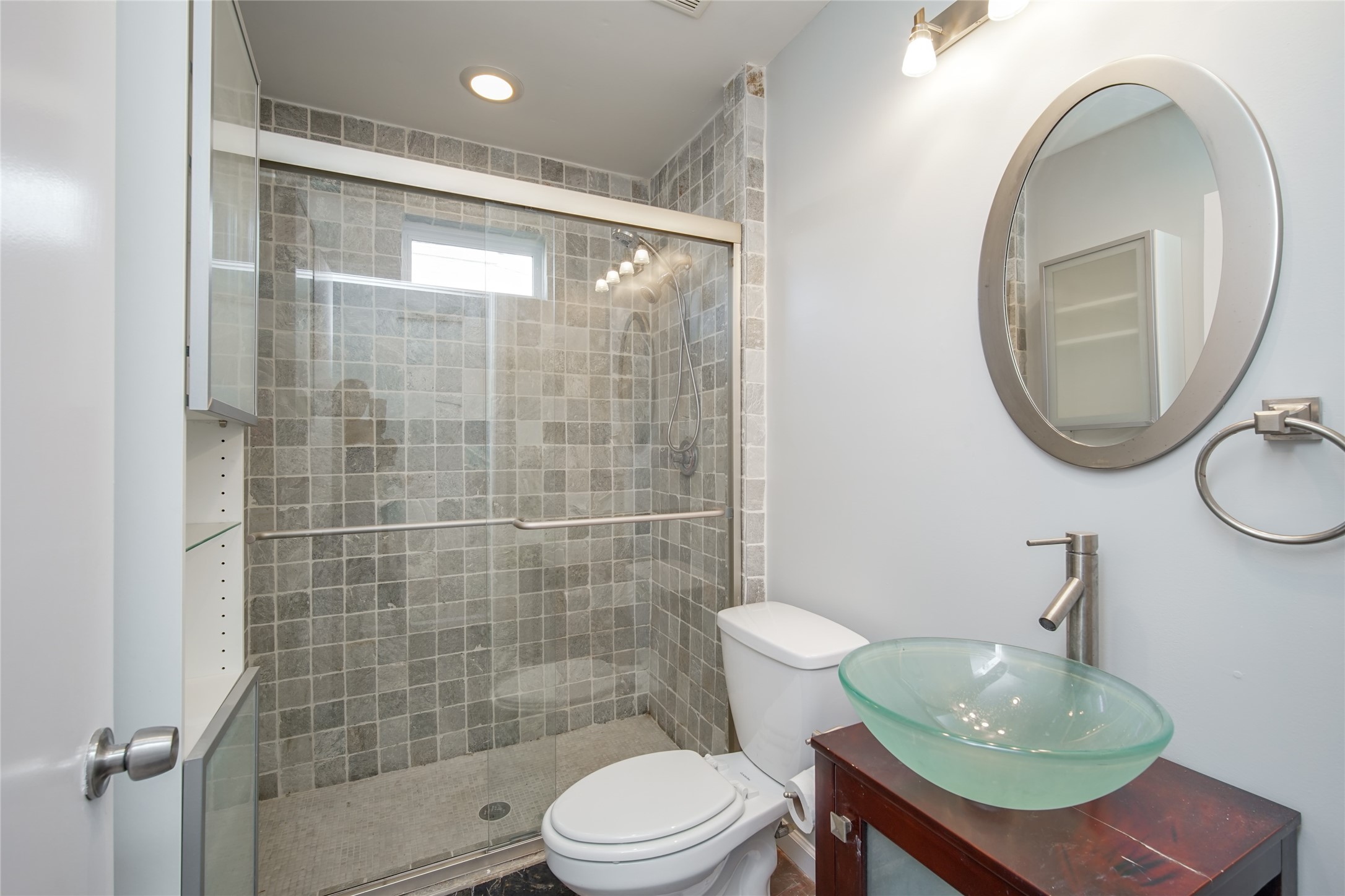 906 W 9th Street Property Photo 26