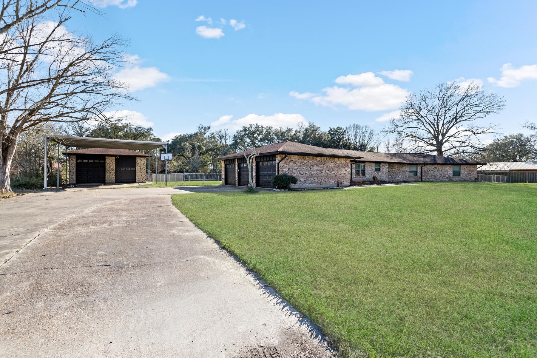 1365 Wisteria Property Photo