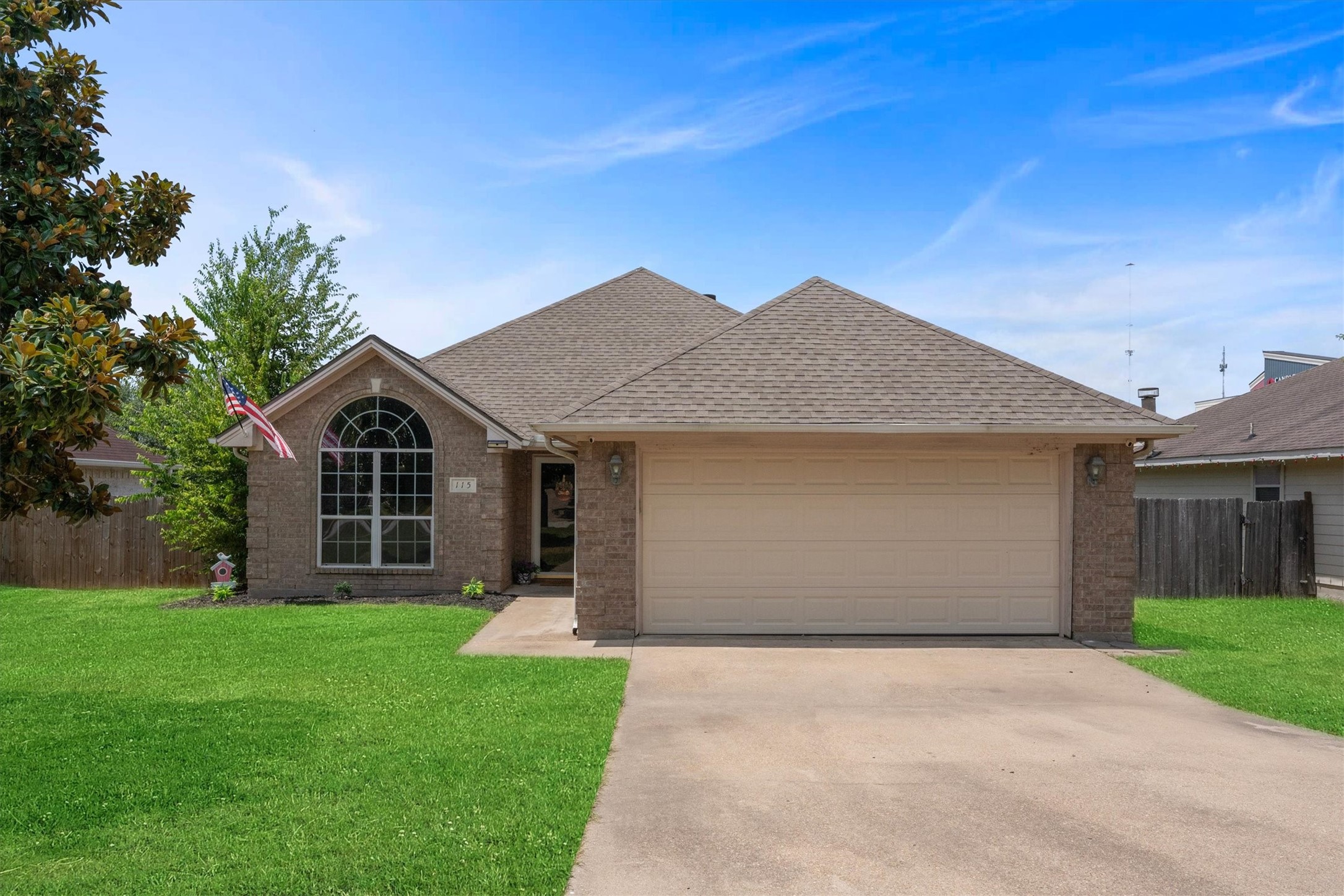 115 Lonesome Dove Drive Property Photo 2