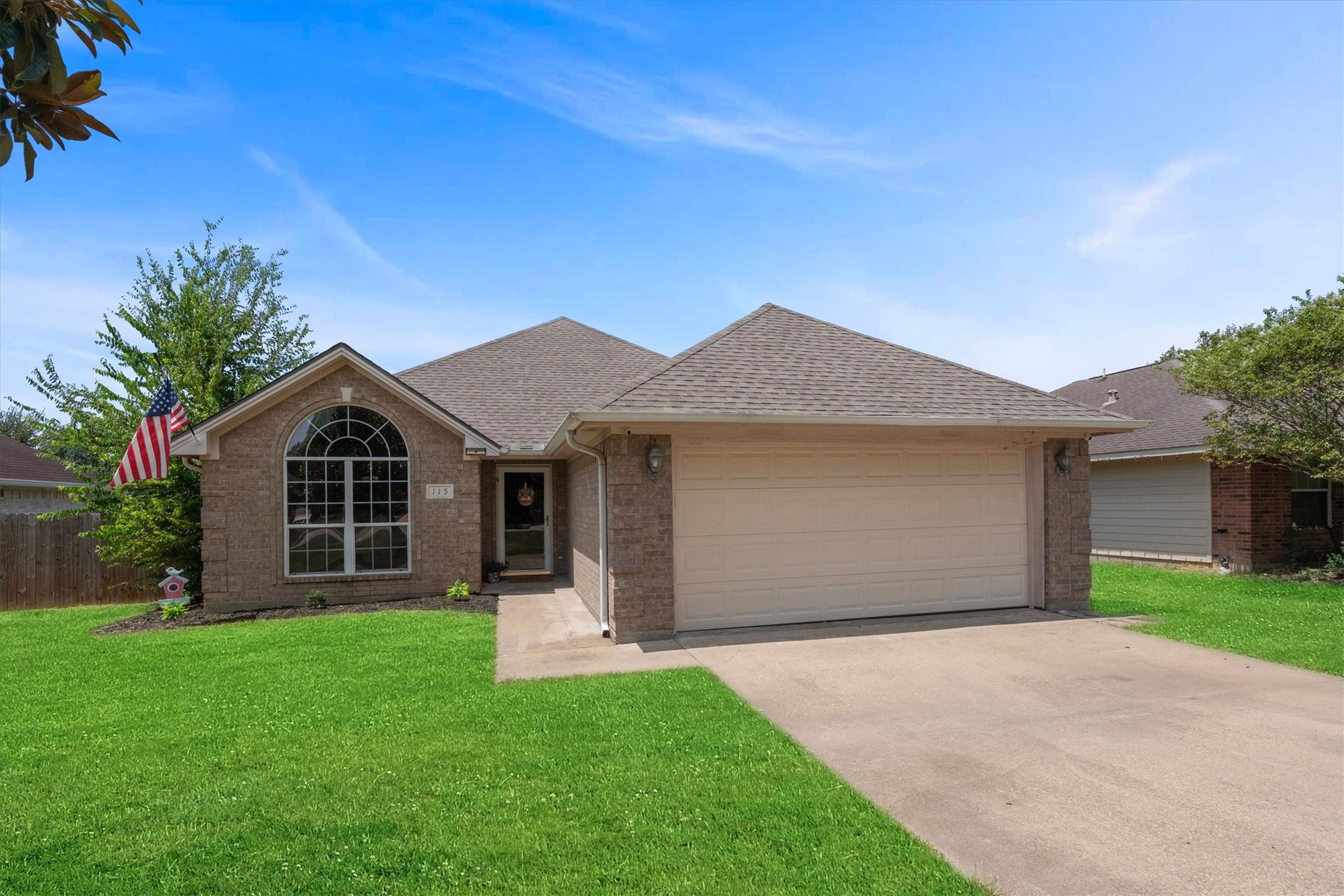 115 Lonesome Dove Drive Property Photo 3
