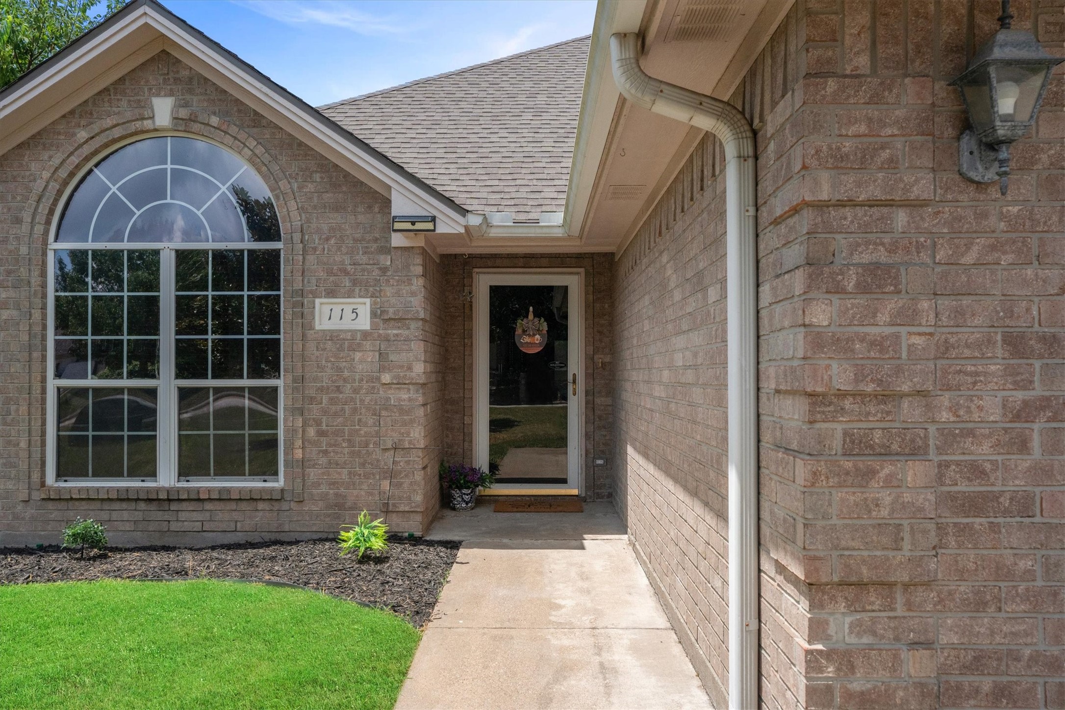 115 Lonesome Dove Drive Property Photo 4