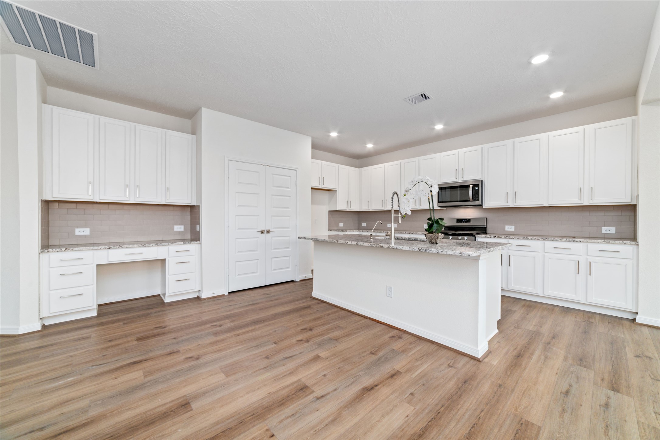 7731 Coral Key Drive Property Photo 13