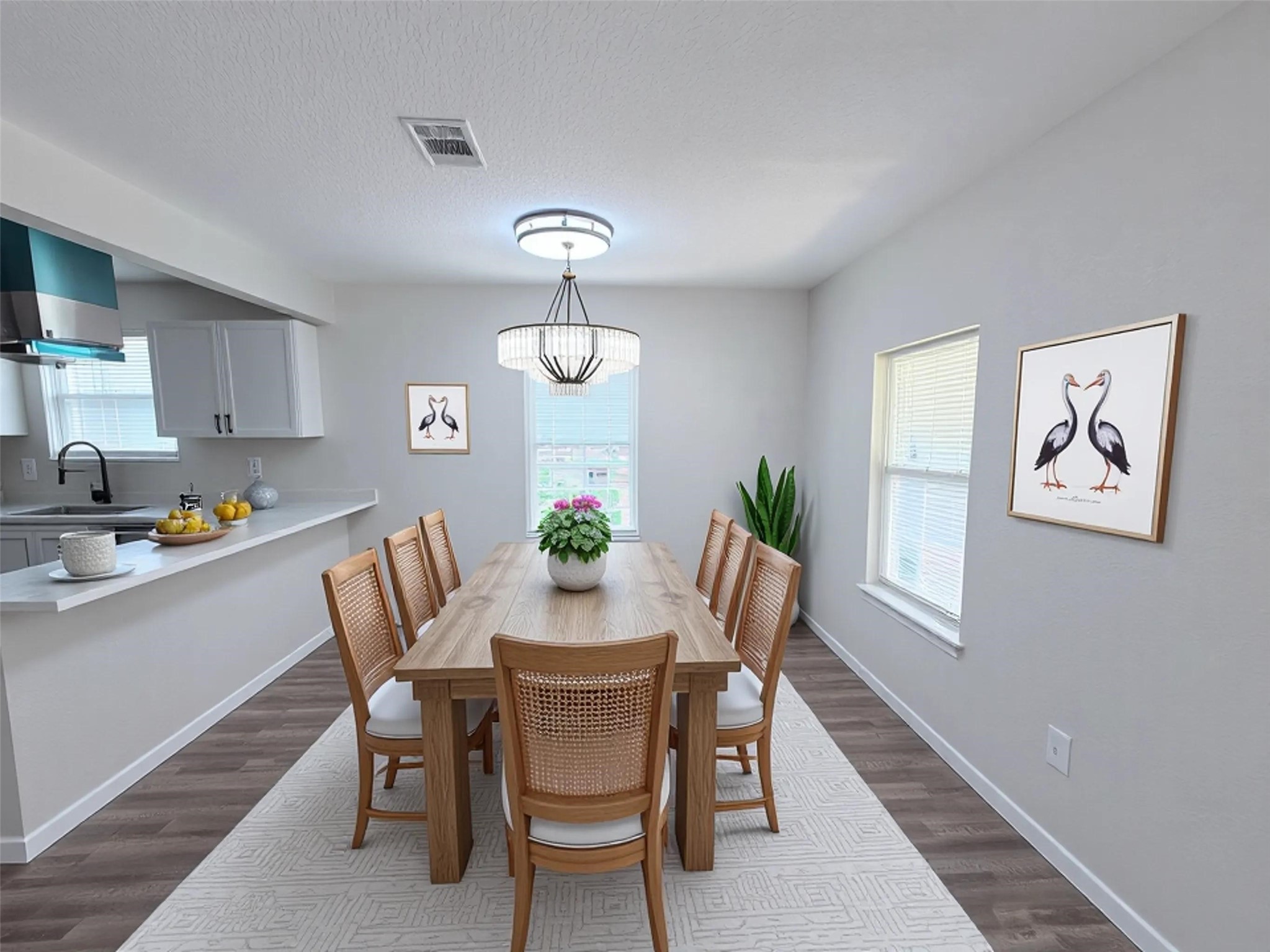 2915 Creston Drive Property Photo 4