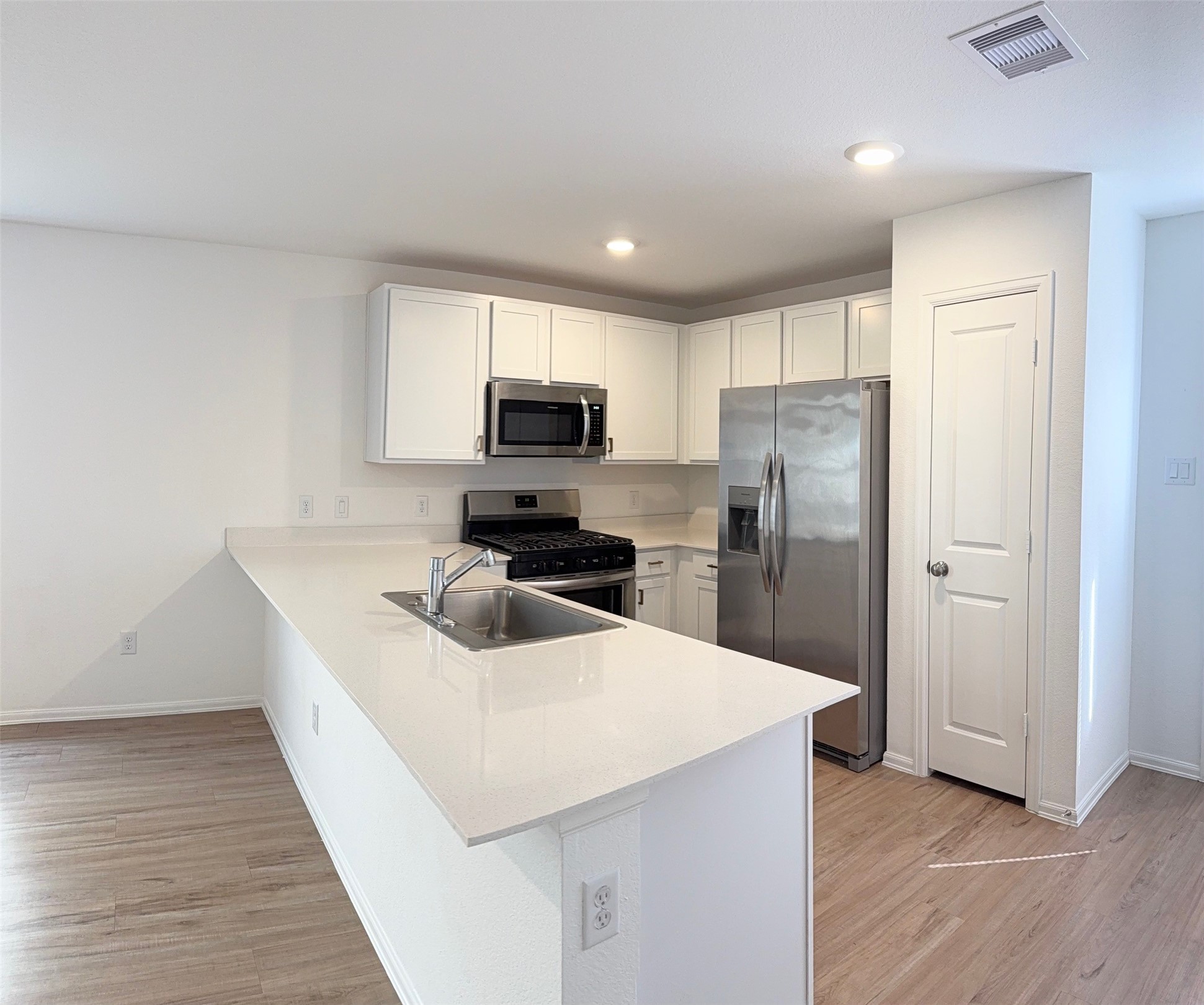26715 Cenzontle Drive Property Photo 1
