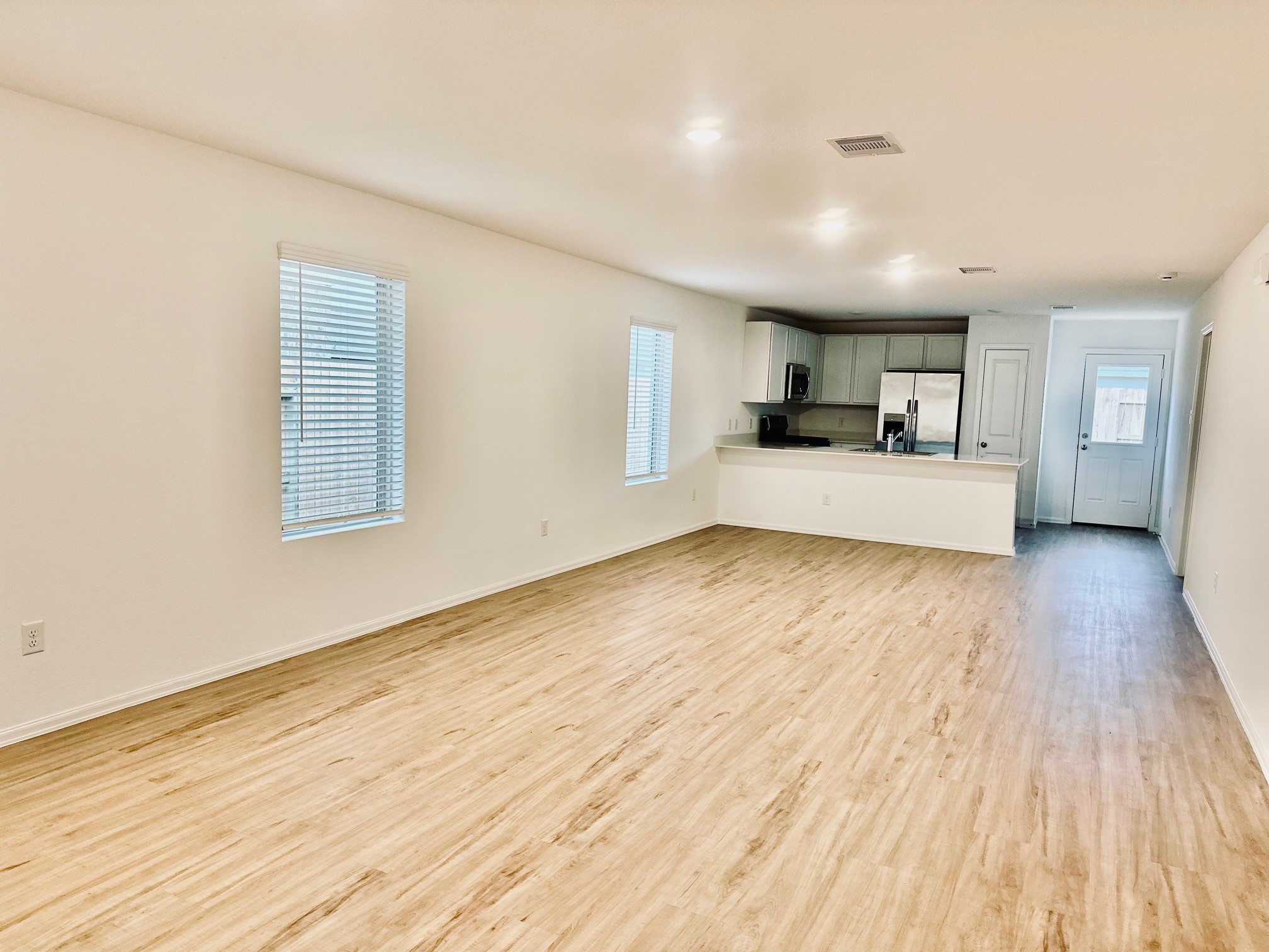 26715 Cenzontle Drive Property Photo 6