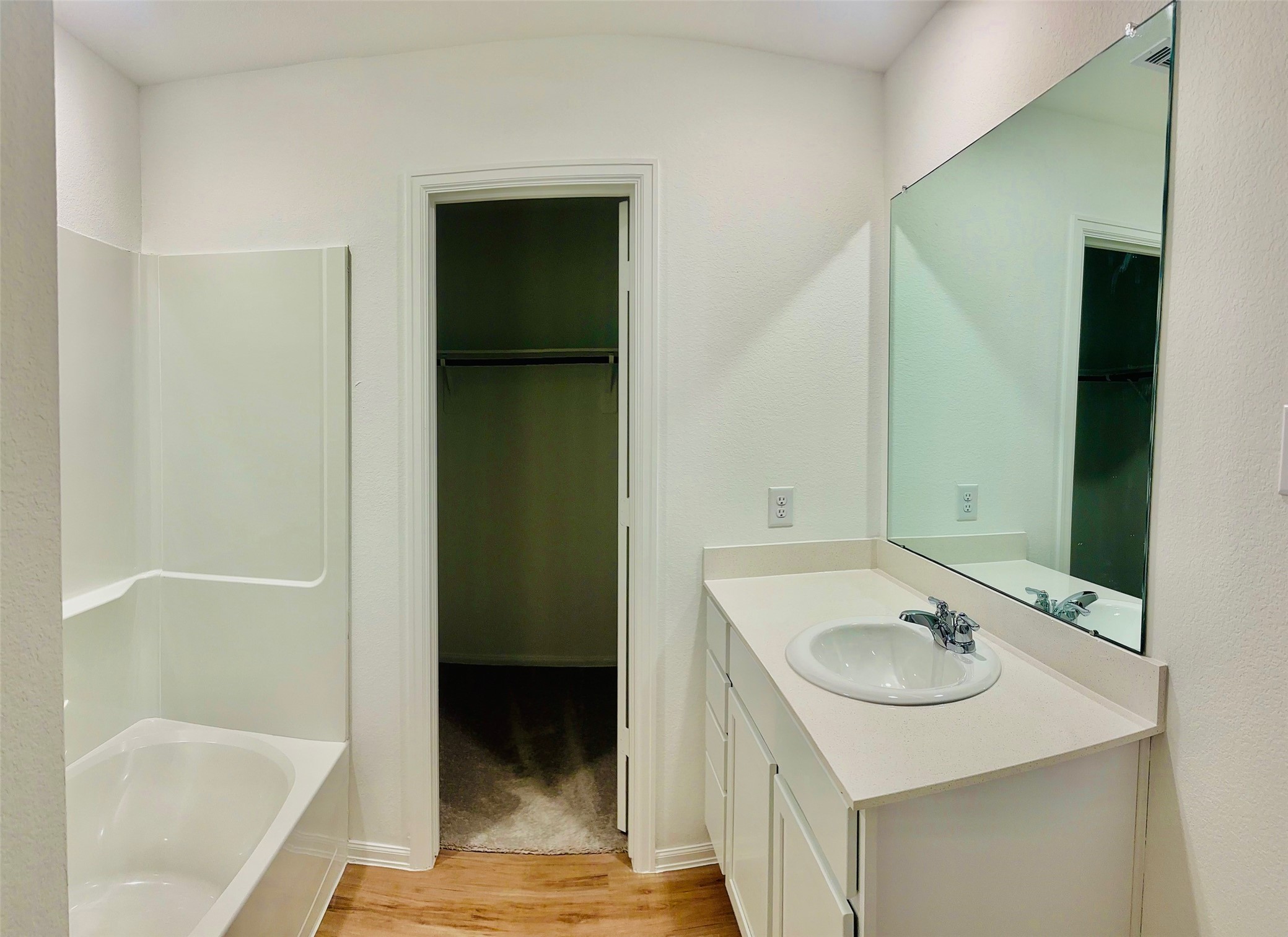 26715 Cenzontle Drive Property Photo 13