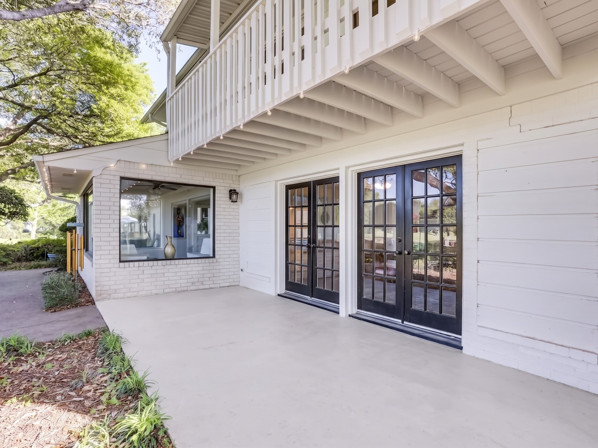 601 E Collard Street Property Photo 28