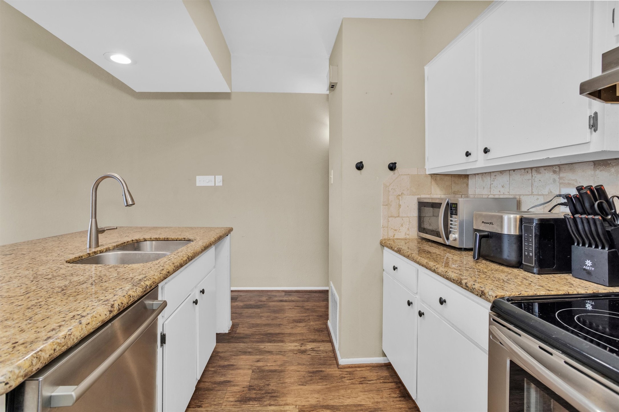 12500 Melville Drive 331c Property Photo 10
