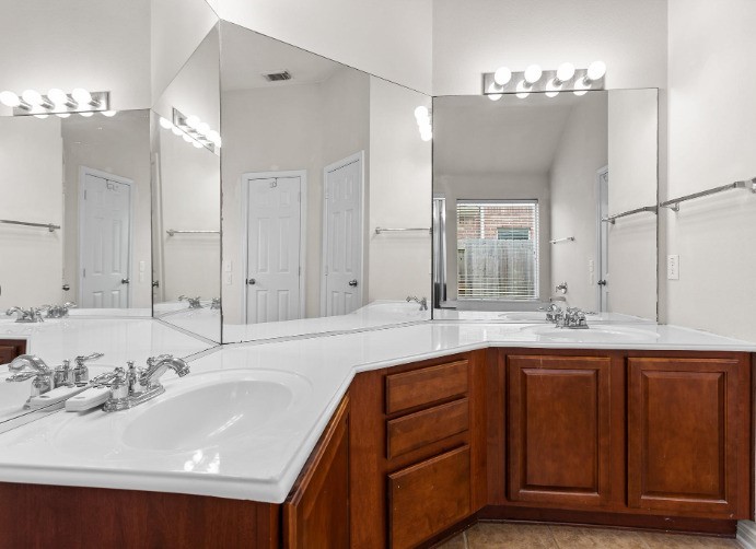 8817 Sunforest Lane Property Photo 10