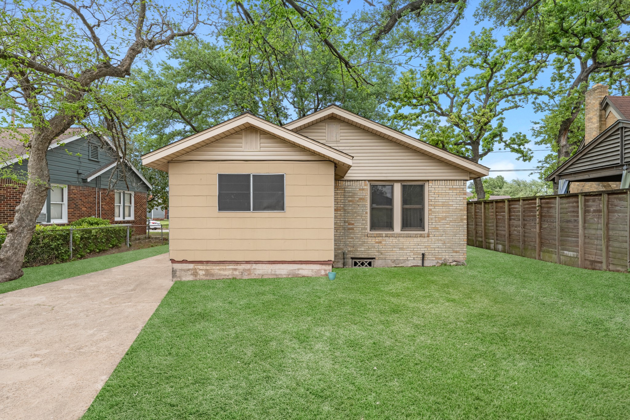 512 Gale Street Property Photo 5