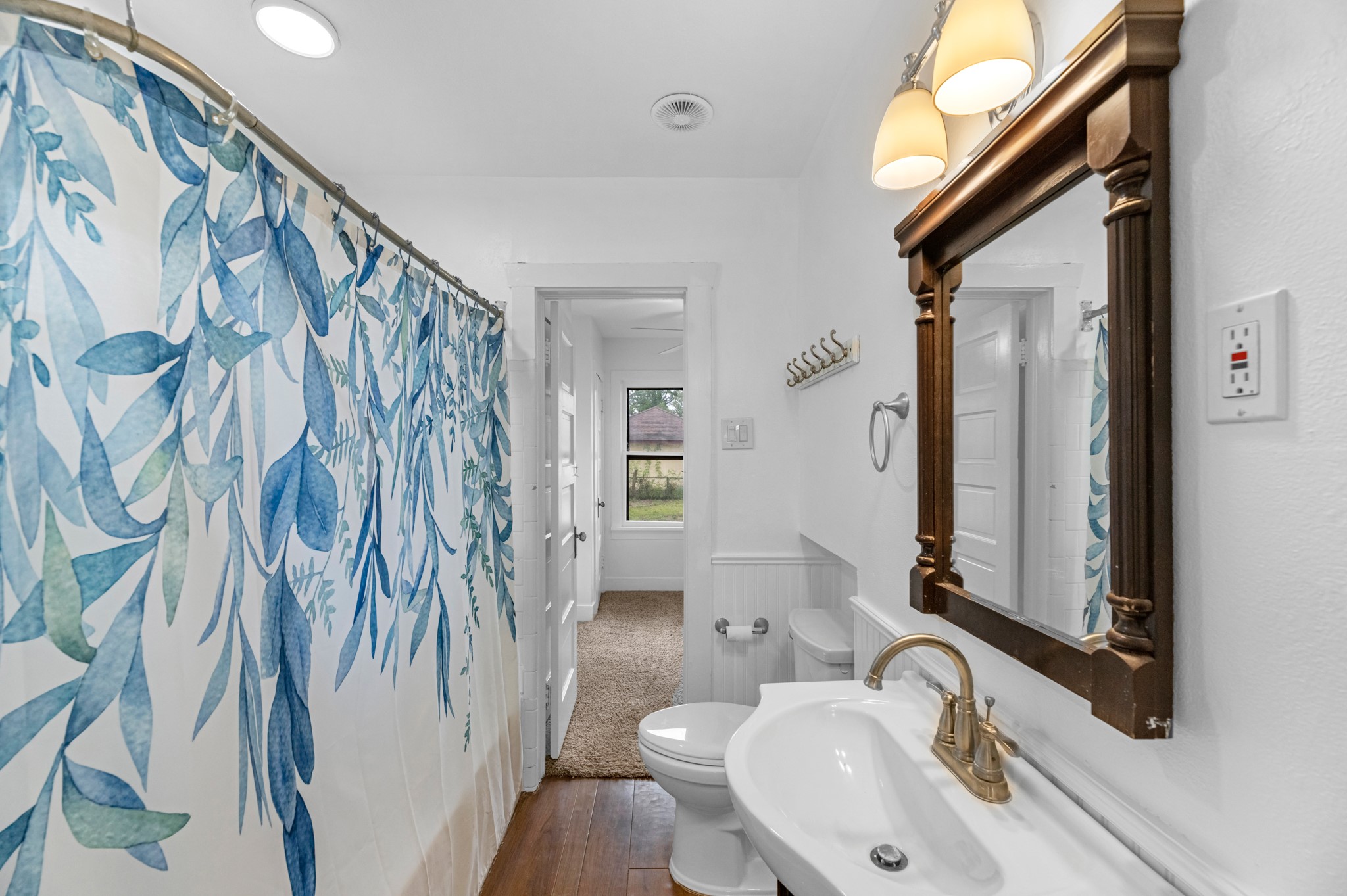 512 Gale Street Property Photo 9